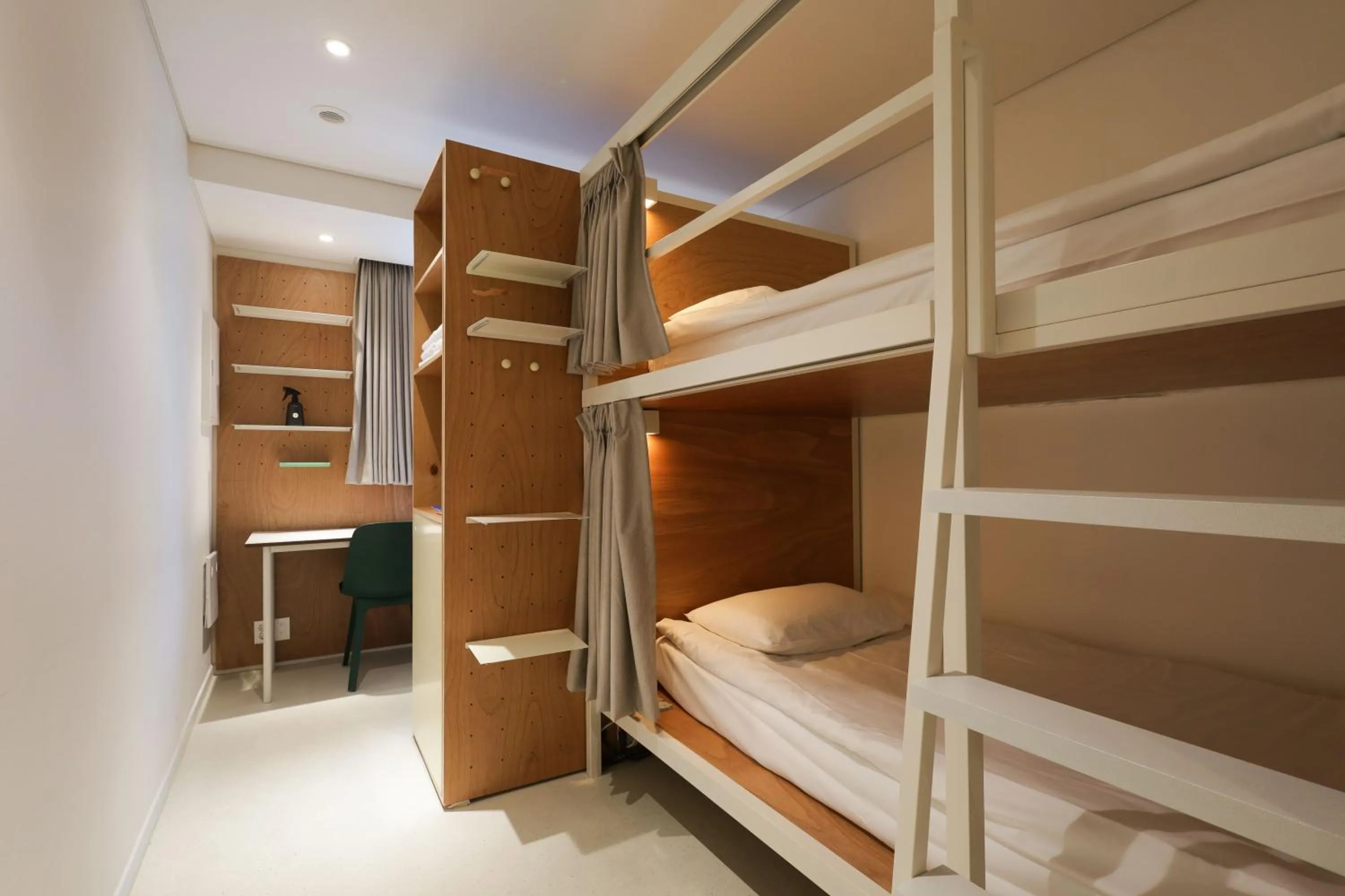 bunk bed, Bed in Mangrove Sinseol