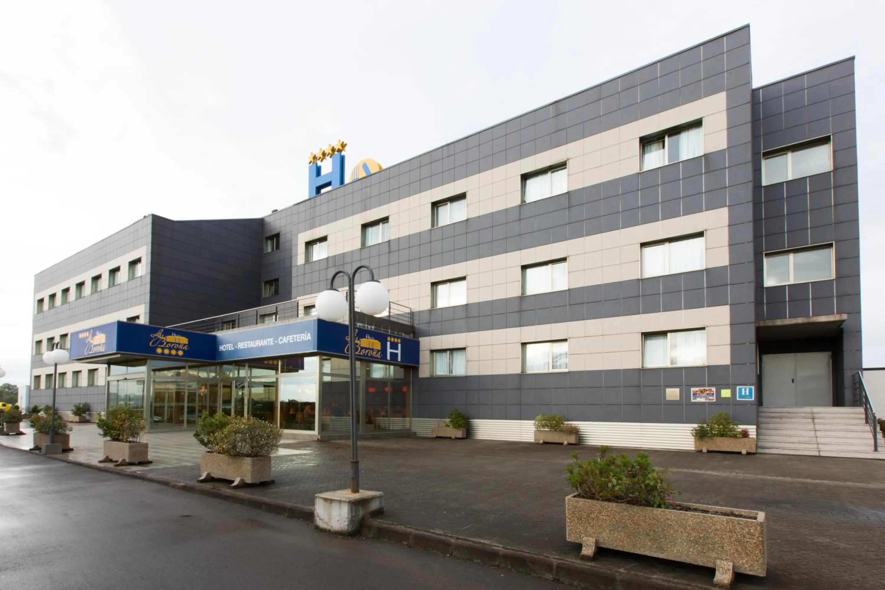 Facade/entrance in Hotel La Boroña