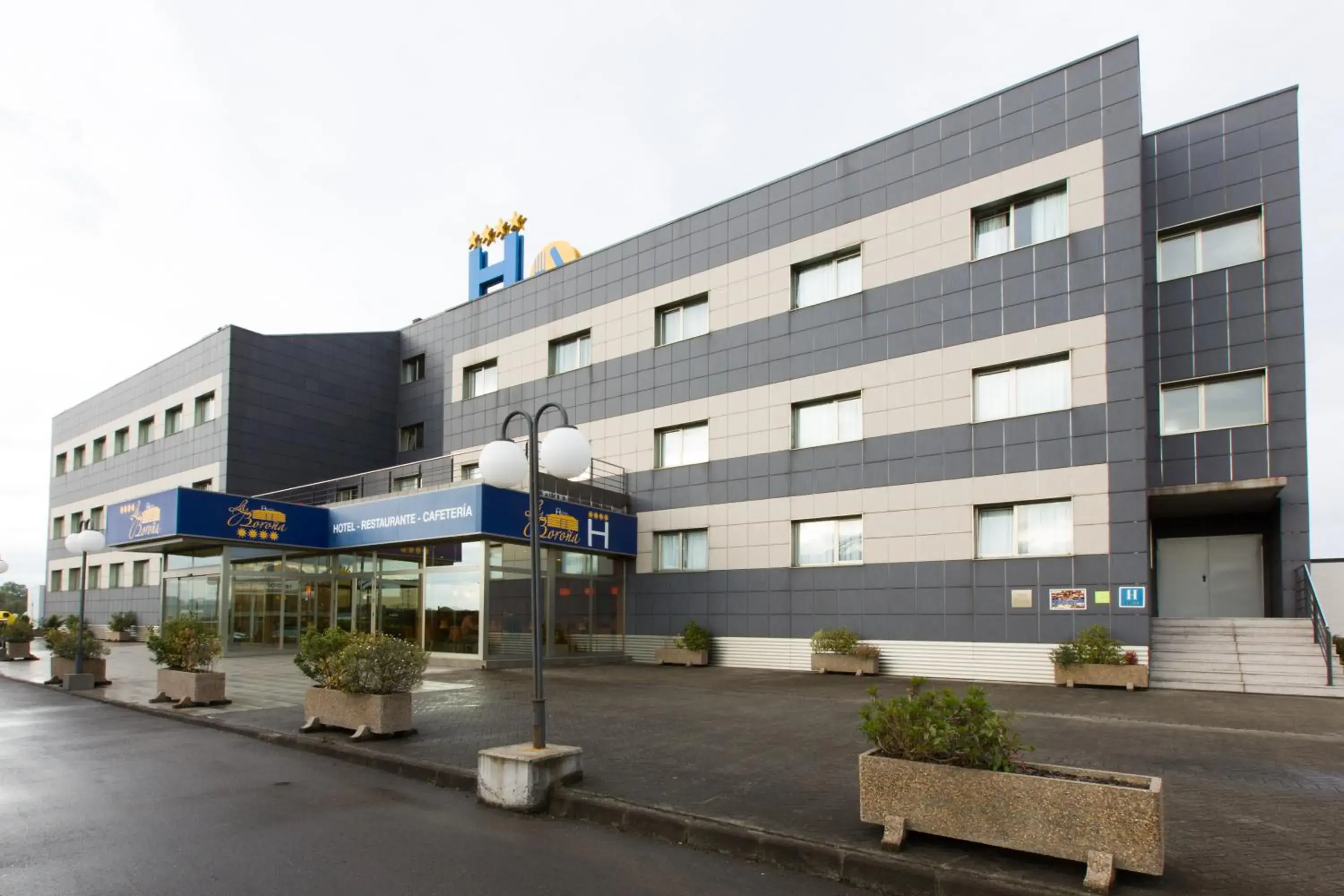 Facade/entrance in Hotel La Boroña Facade/entrance in Hotel La Boroña
