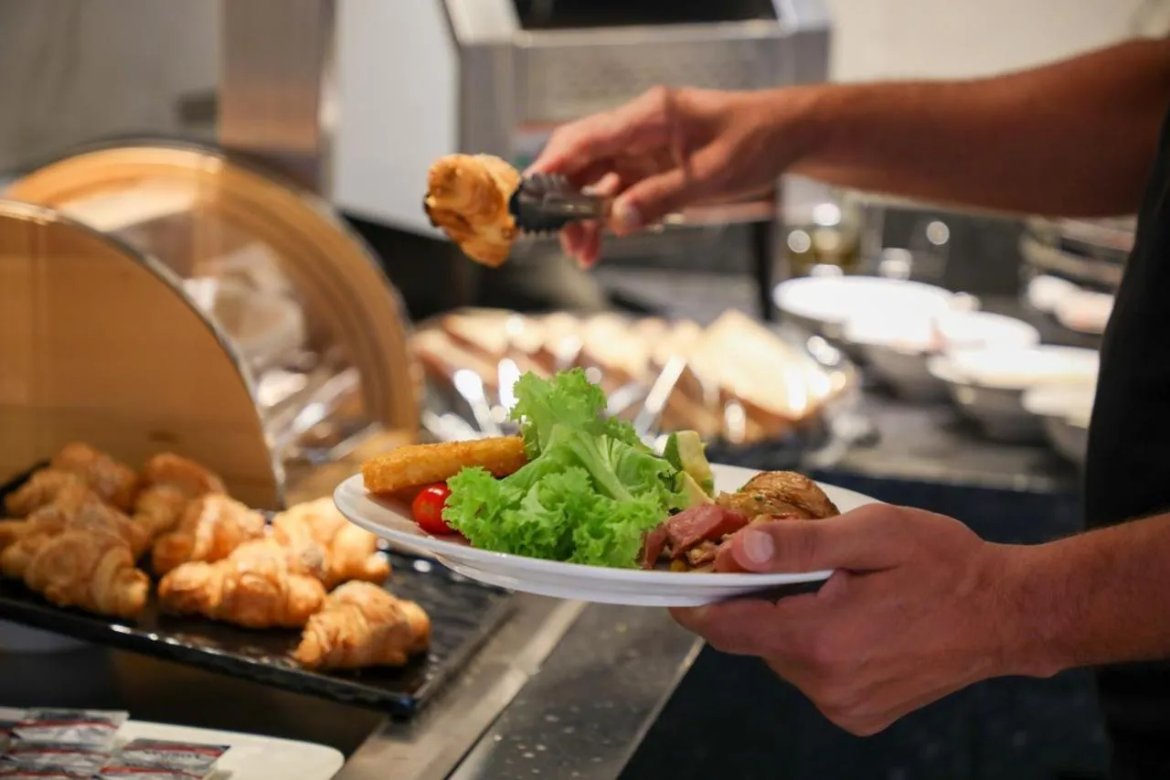 Buffet breakfast in E Hotel