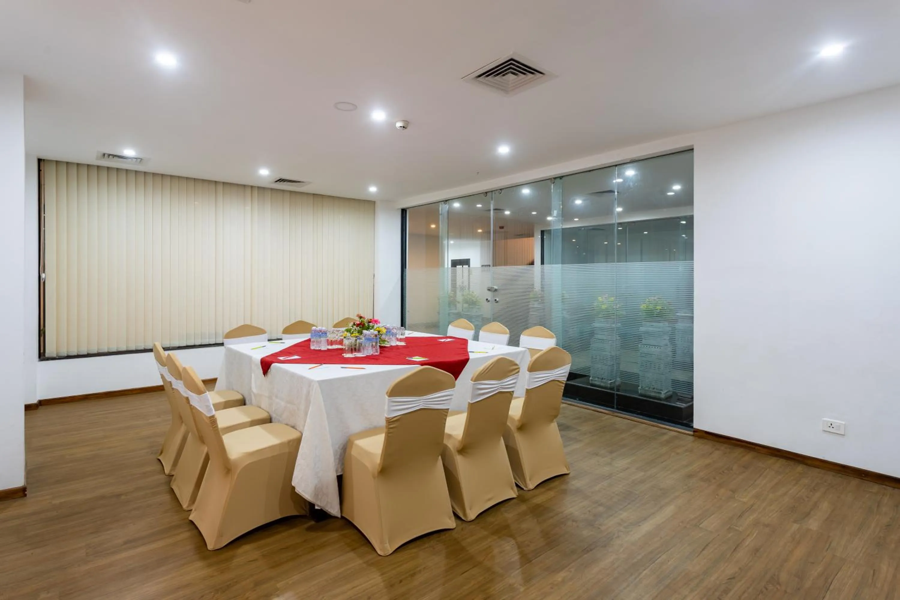 Banquet/Function facilities in Hotel Lo Mustang