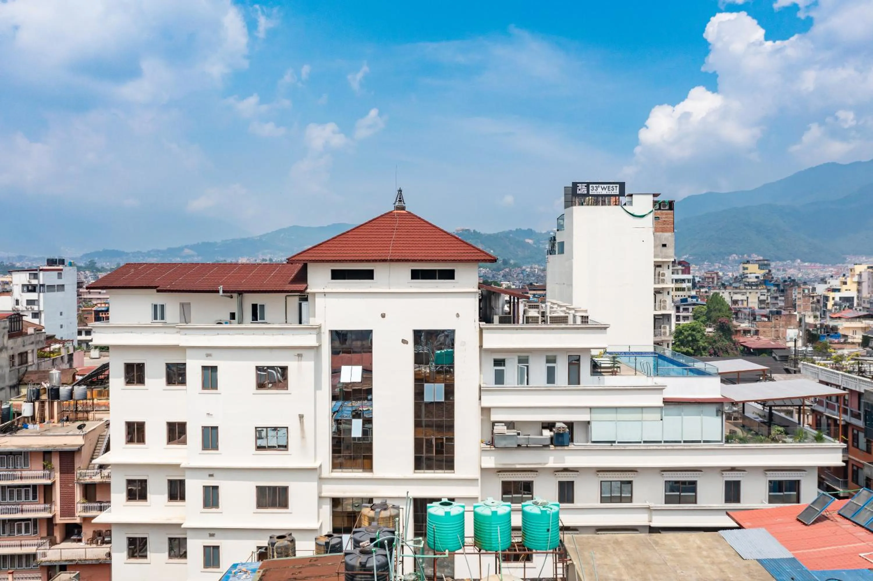 Property building in Hotel Lo Mustang