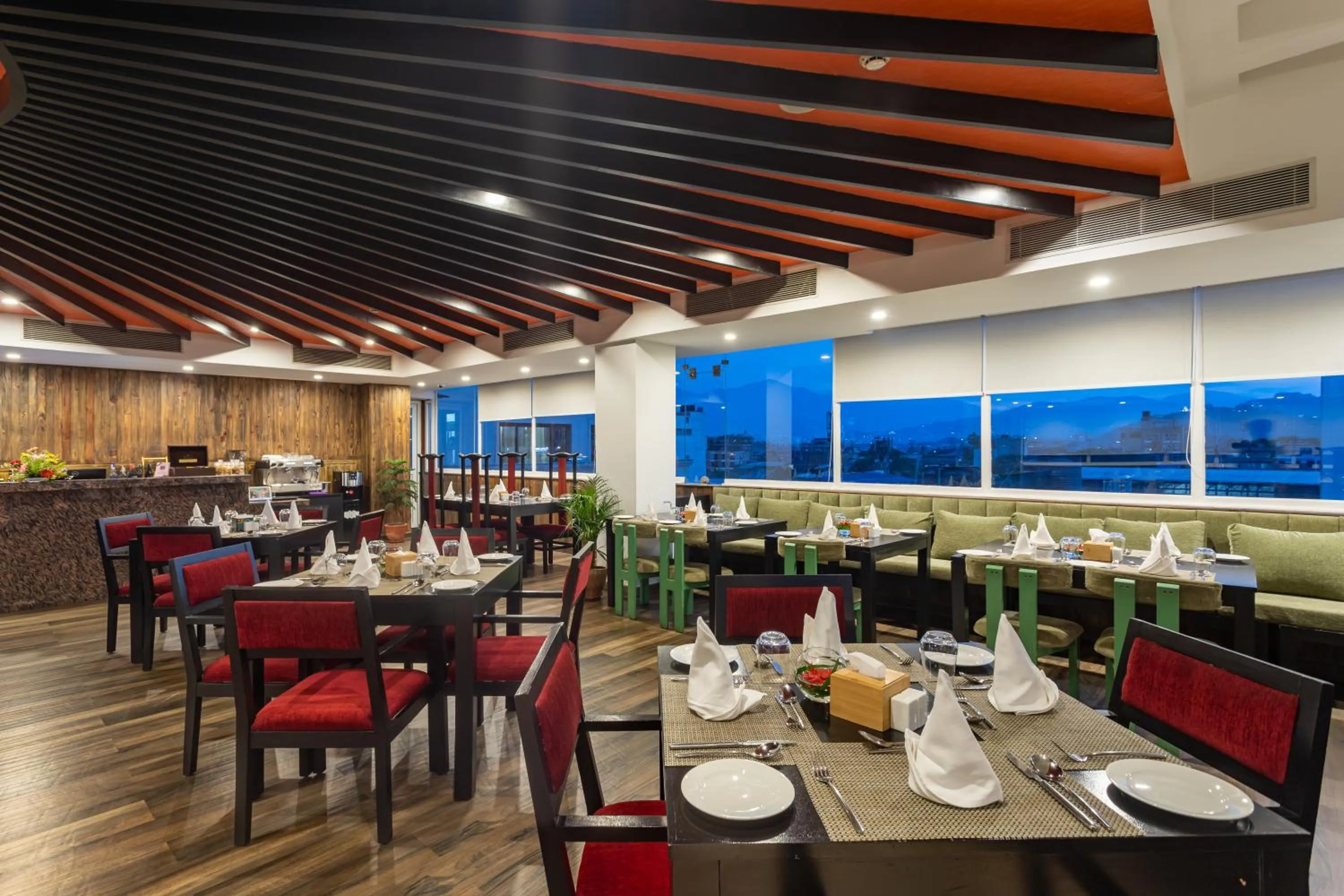 Restaurant/places to eat in Hotel Lo Mustang