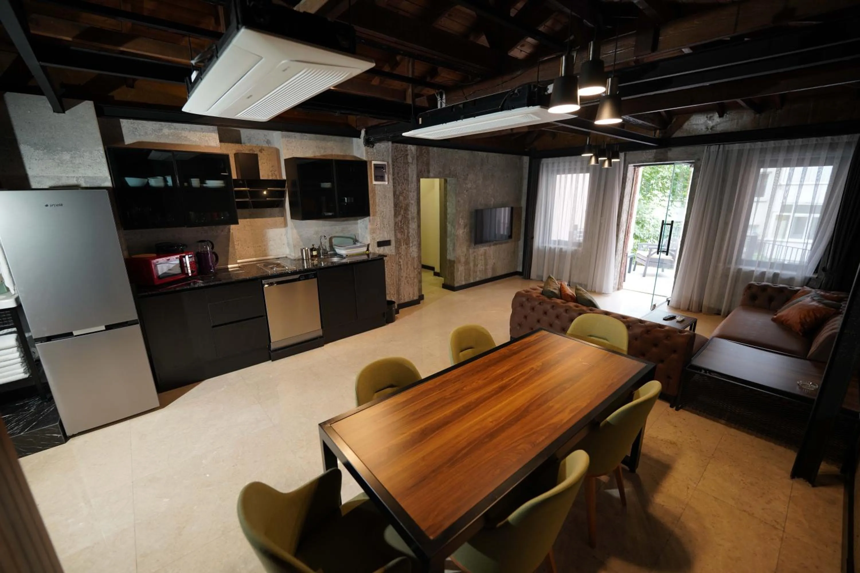 Coffee/tea facilities in Monev Suites Hotel