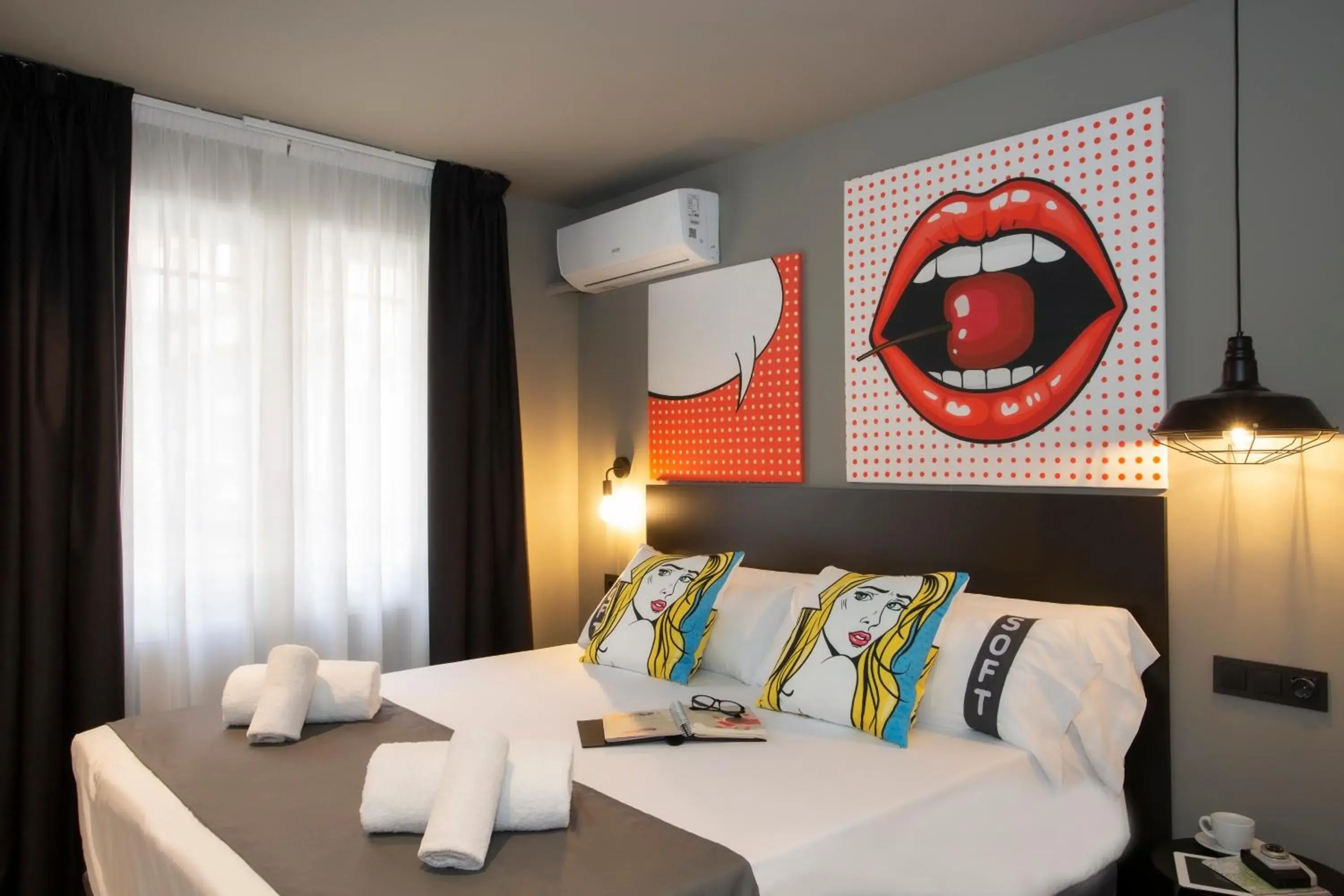 Double or Twin Room with Street View in Casual Pop Art Benidorm Double or Twin Room with Street View in Casual Pop Art Benidorm