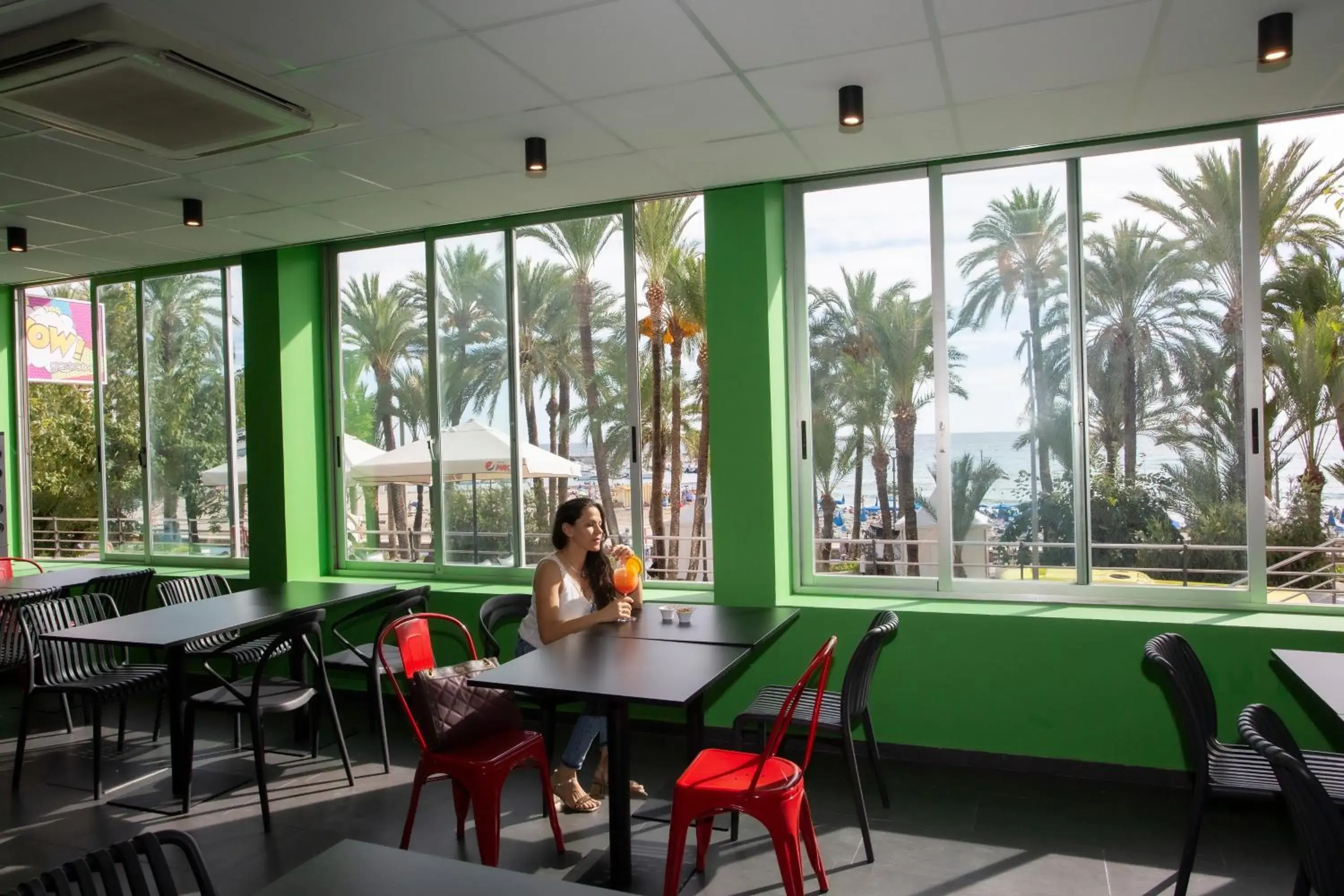 Lounge or bar in Casual Pop Art Benidorm Lounge or bar in Casual Pop Art Benidorm