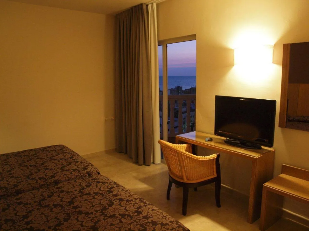Sea view, Bed in Hotel Alba Seleqtta