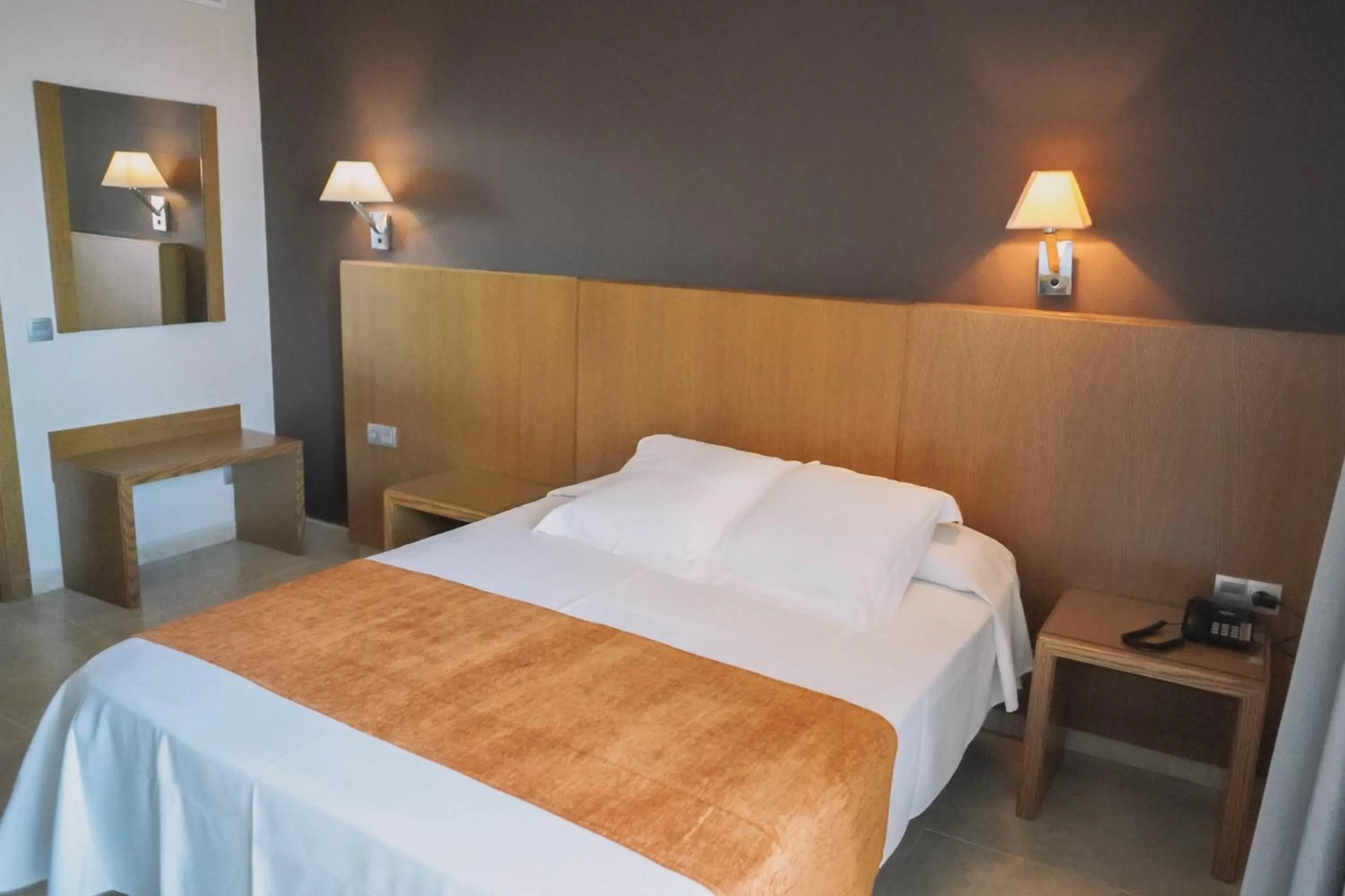 Photo of the whole room, Bed in Hotel Alba Seleqtta