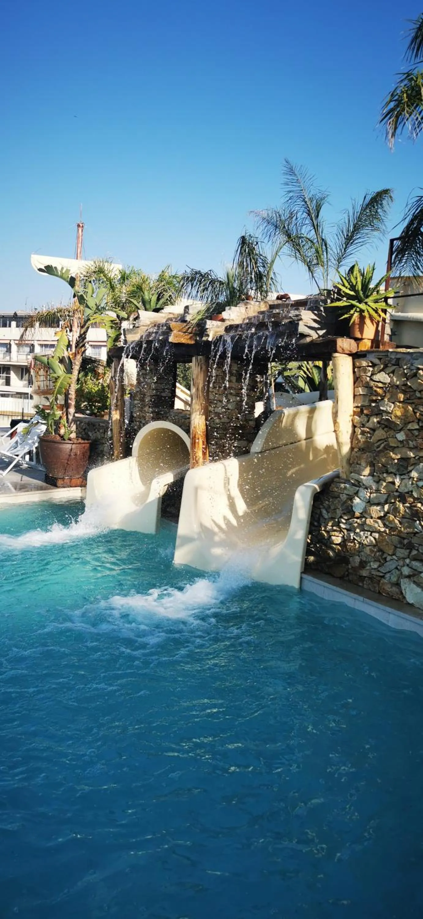 Swimming pool in Hotel Alba Seleqtta