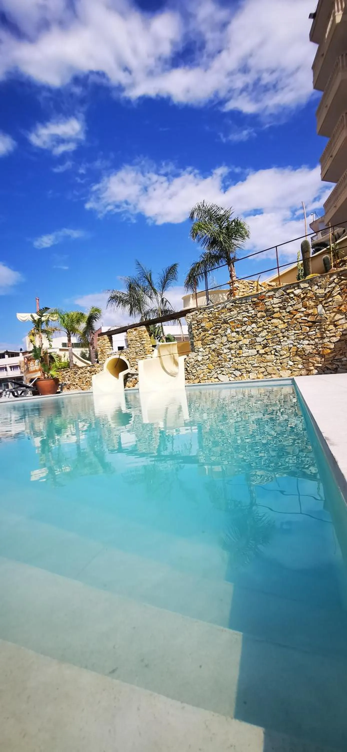 Swimming pool in Hotel Alba Seleqtta