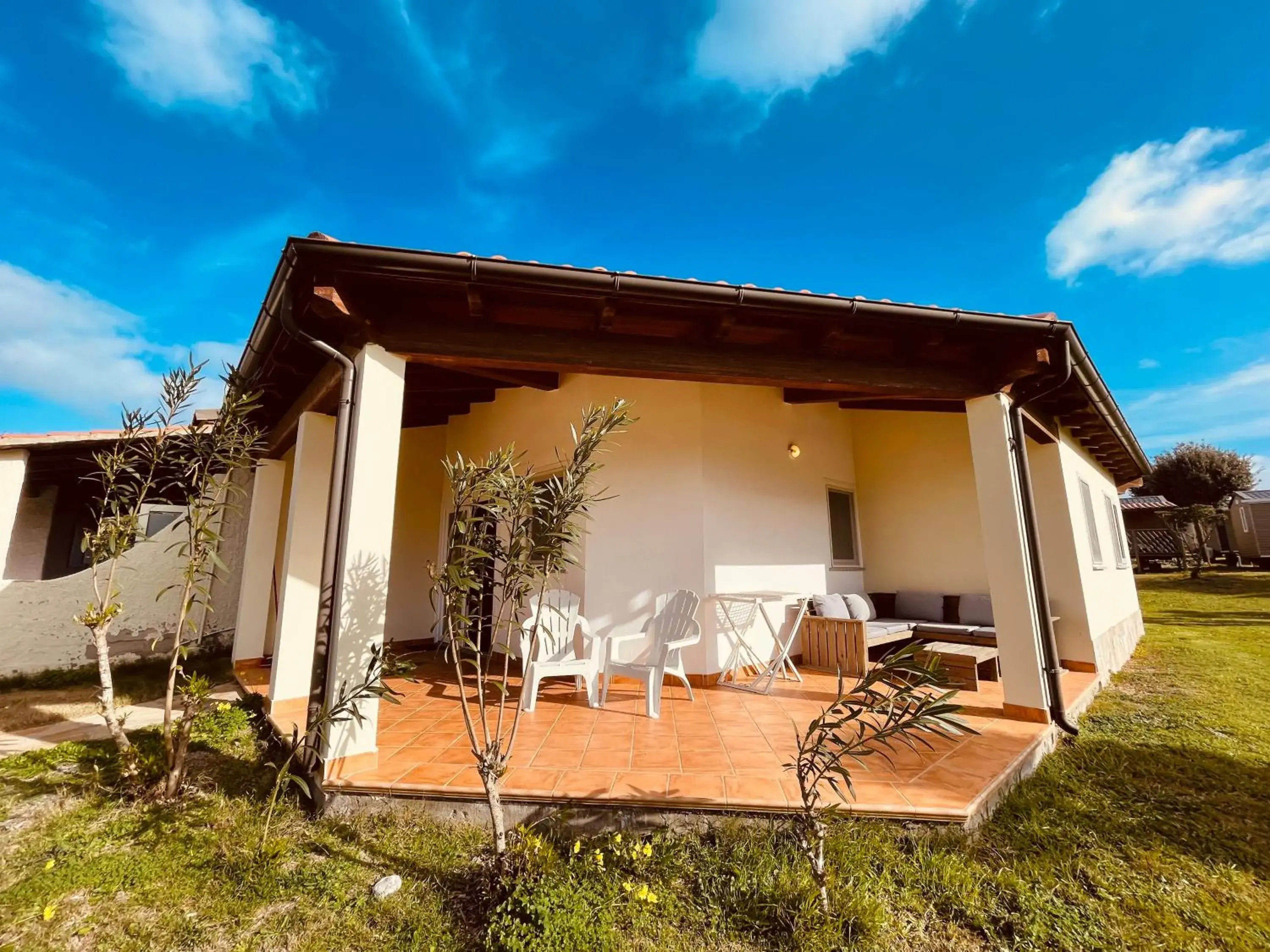 Two-Bedroom Bungalow in Camping Tonnara Two-Bedroom Bungalow in Camping Tonnara