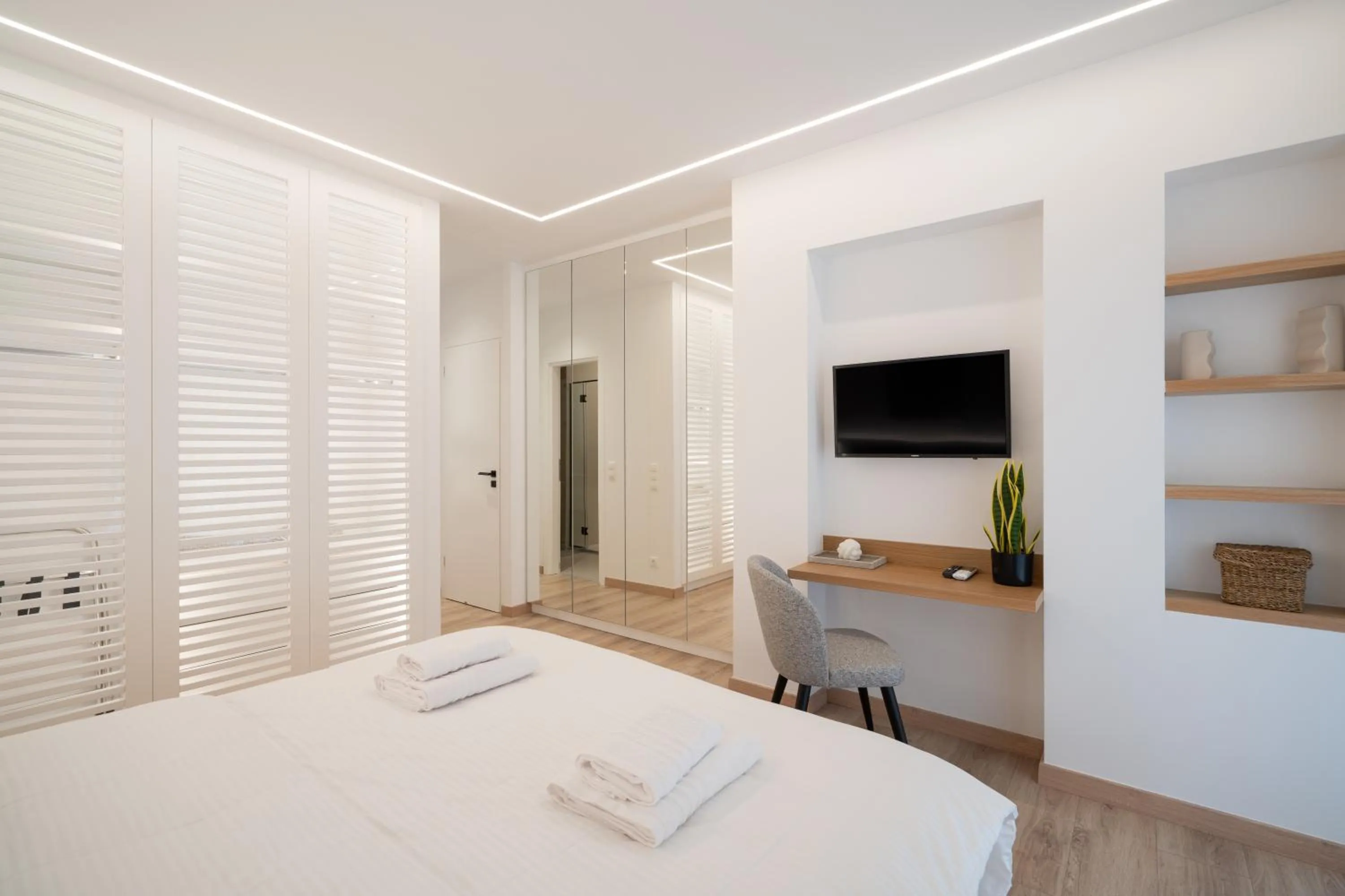Bed in Kolonaki Upscale 4 bedroom Luxury Apartment