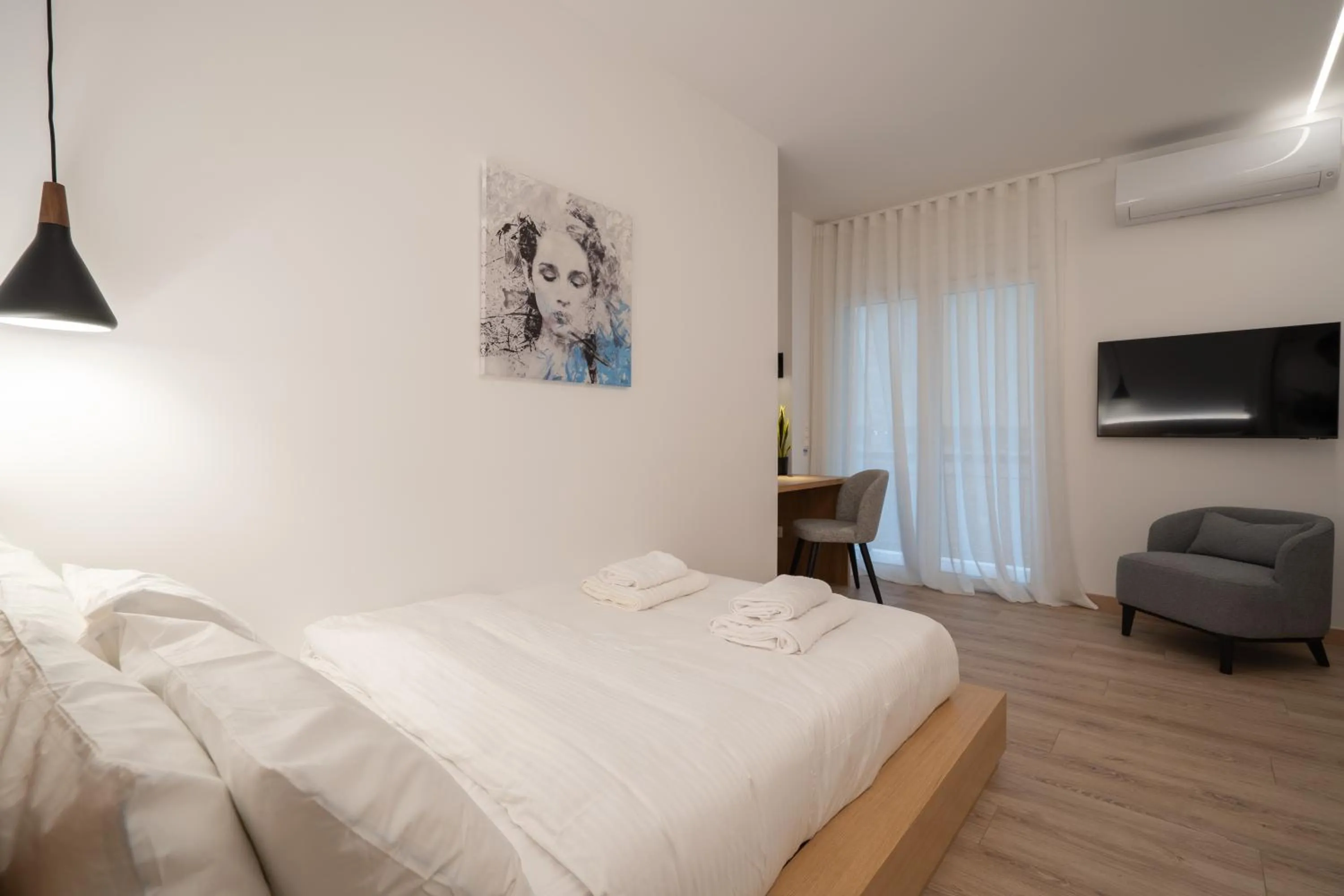 Bed in Kolonaki Upscale 4 bedroom Luxury Apartment