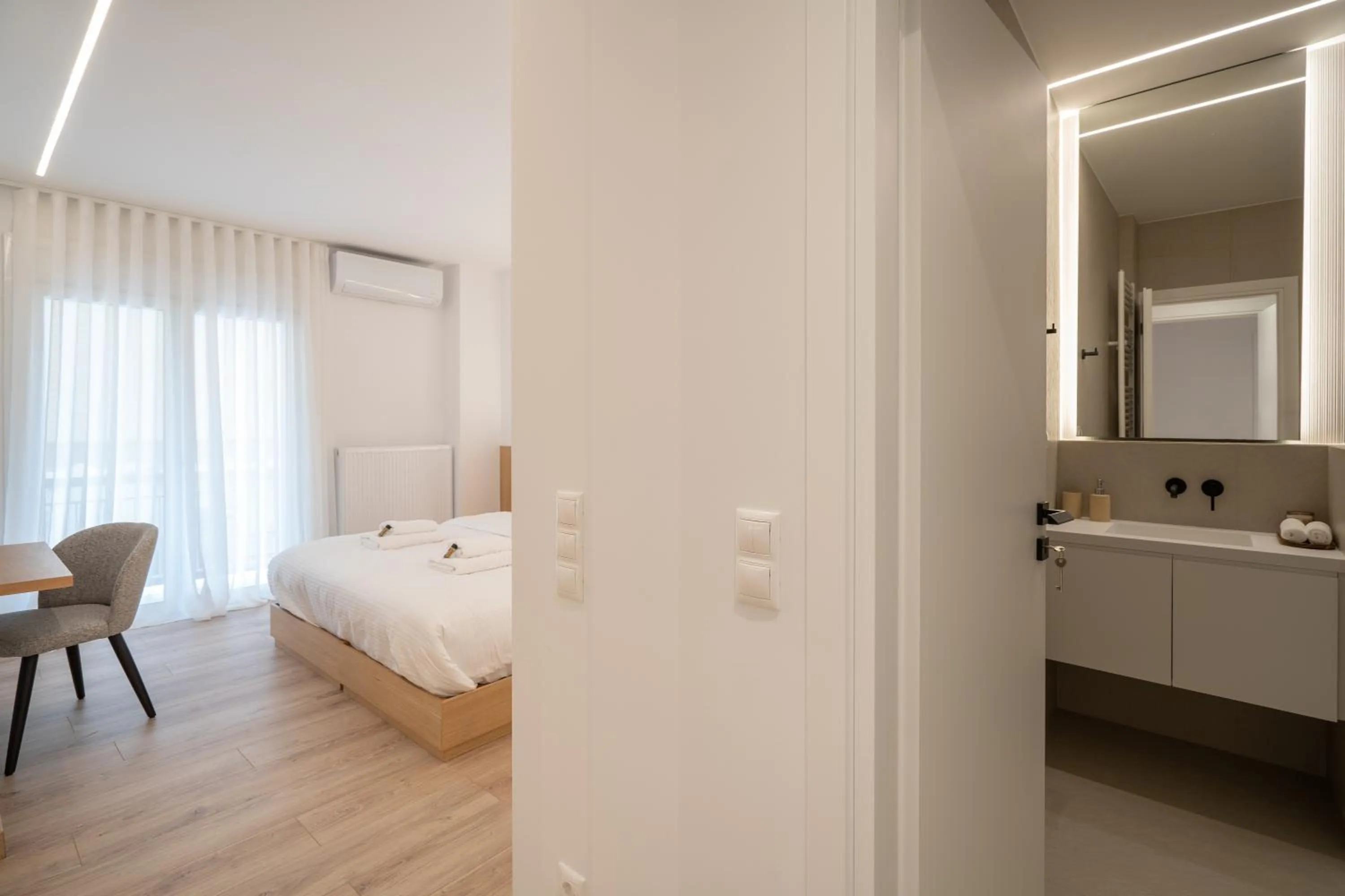 Bed in Kolonaki Upscale 4 bedroom Luxury Apartment