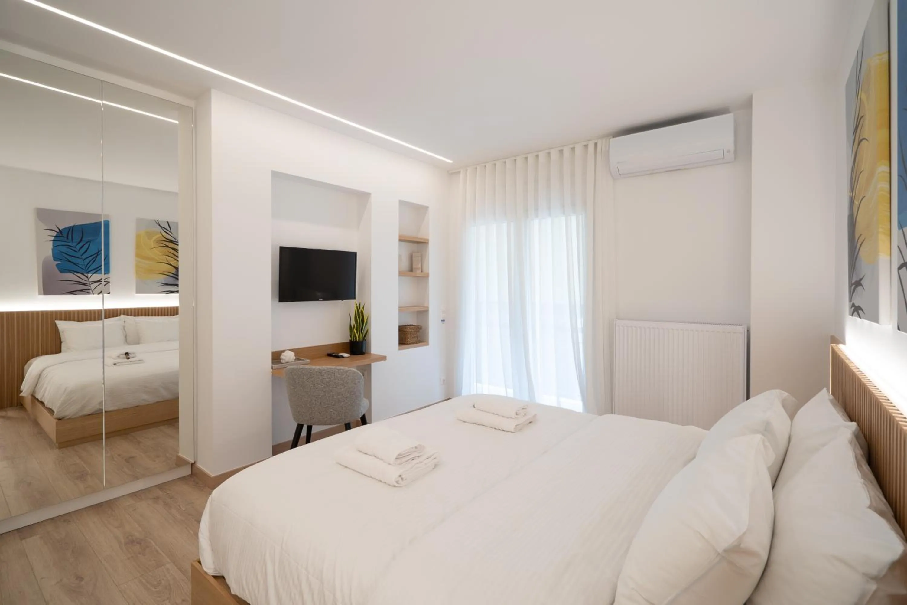 Bed in Kolonaki Upscale 4 bedroom Luxury Apartment