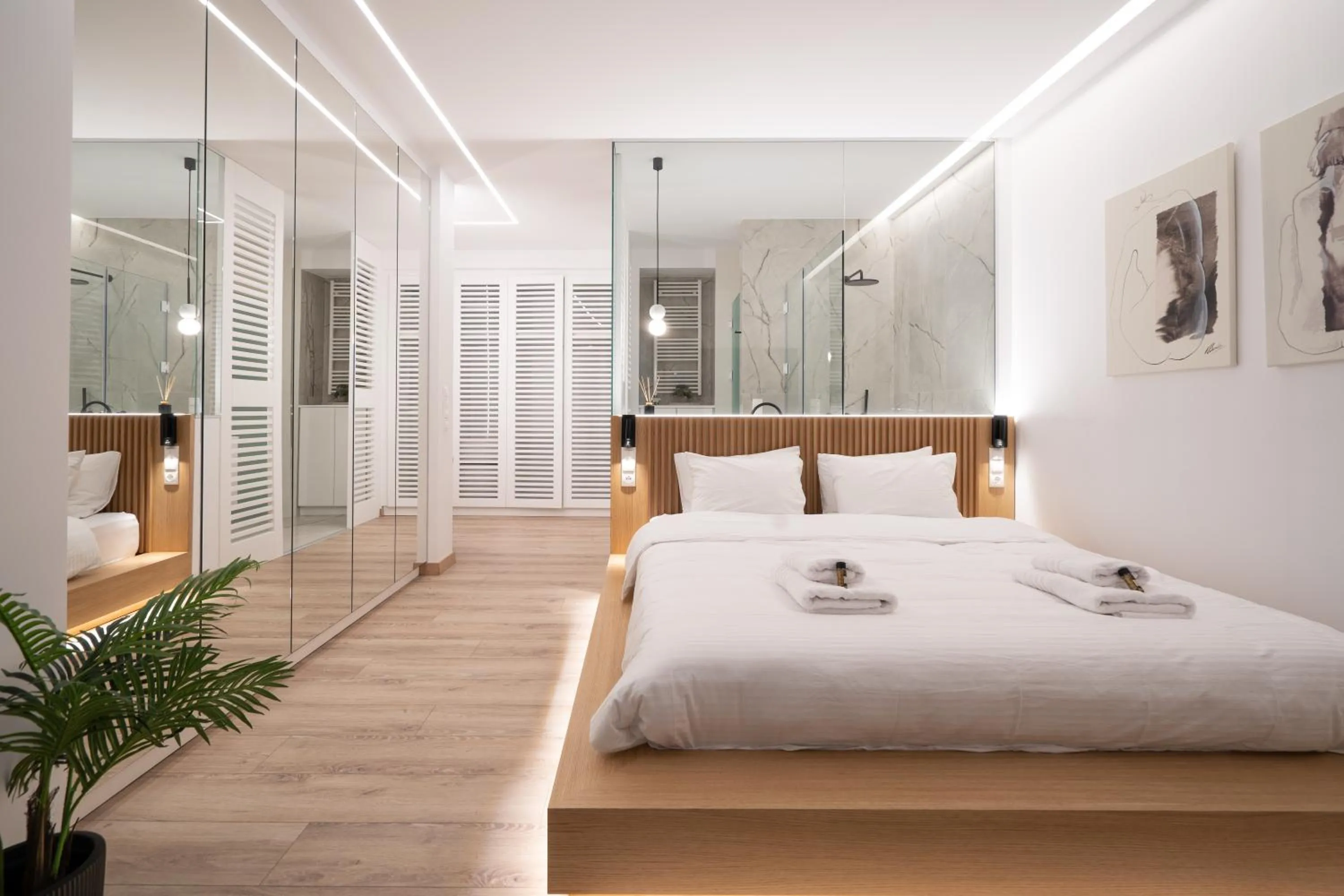 Bed in Kolonaki Upscale 4 bedroom Luxury Apartment