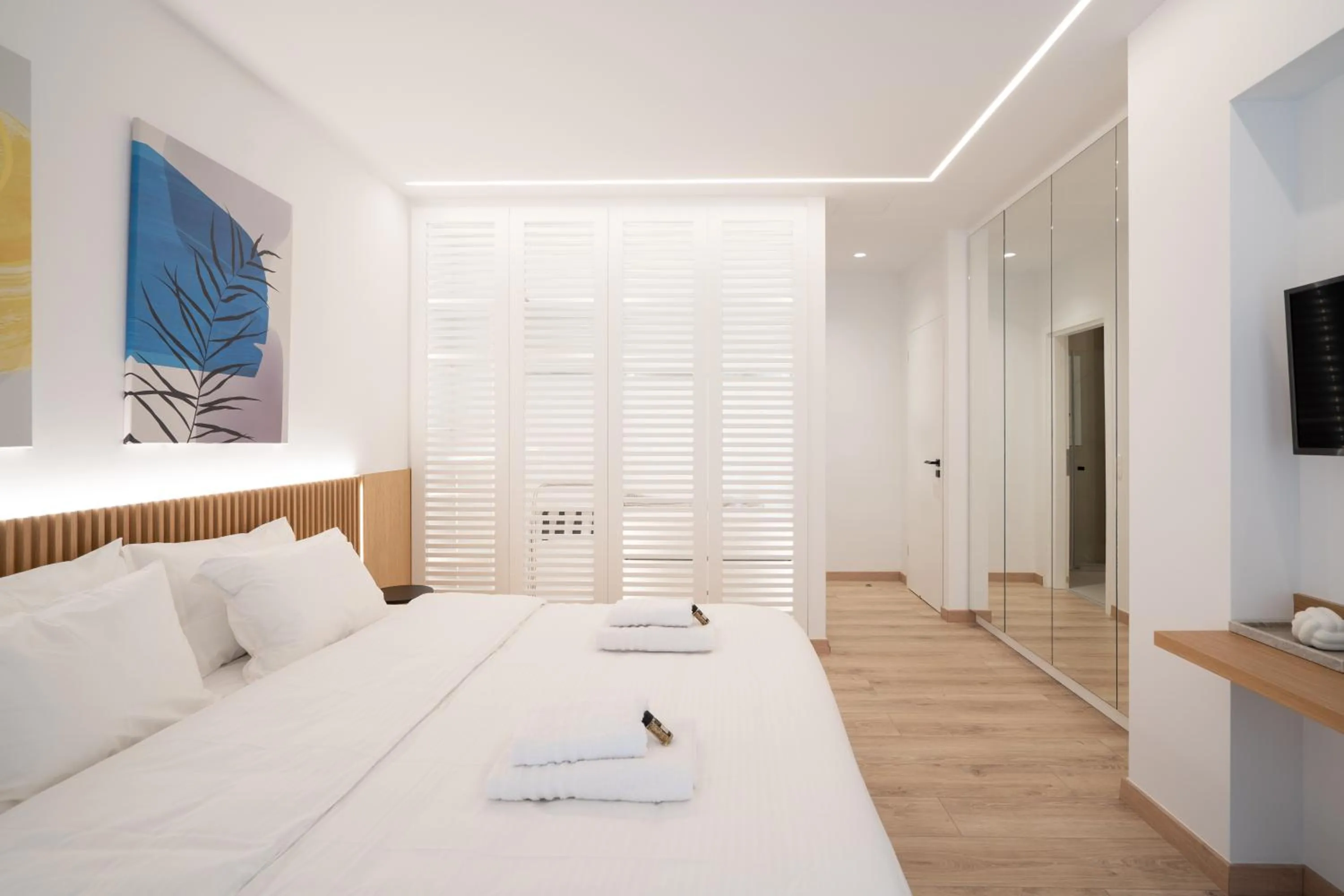 Bed in Kolonaki Upscale 4 bedroom Luxury Apartment