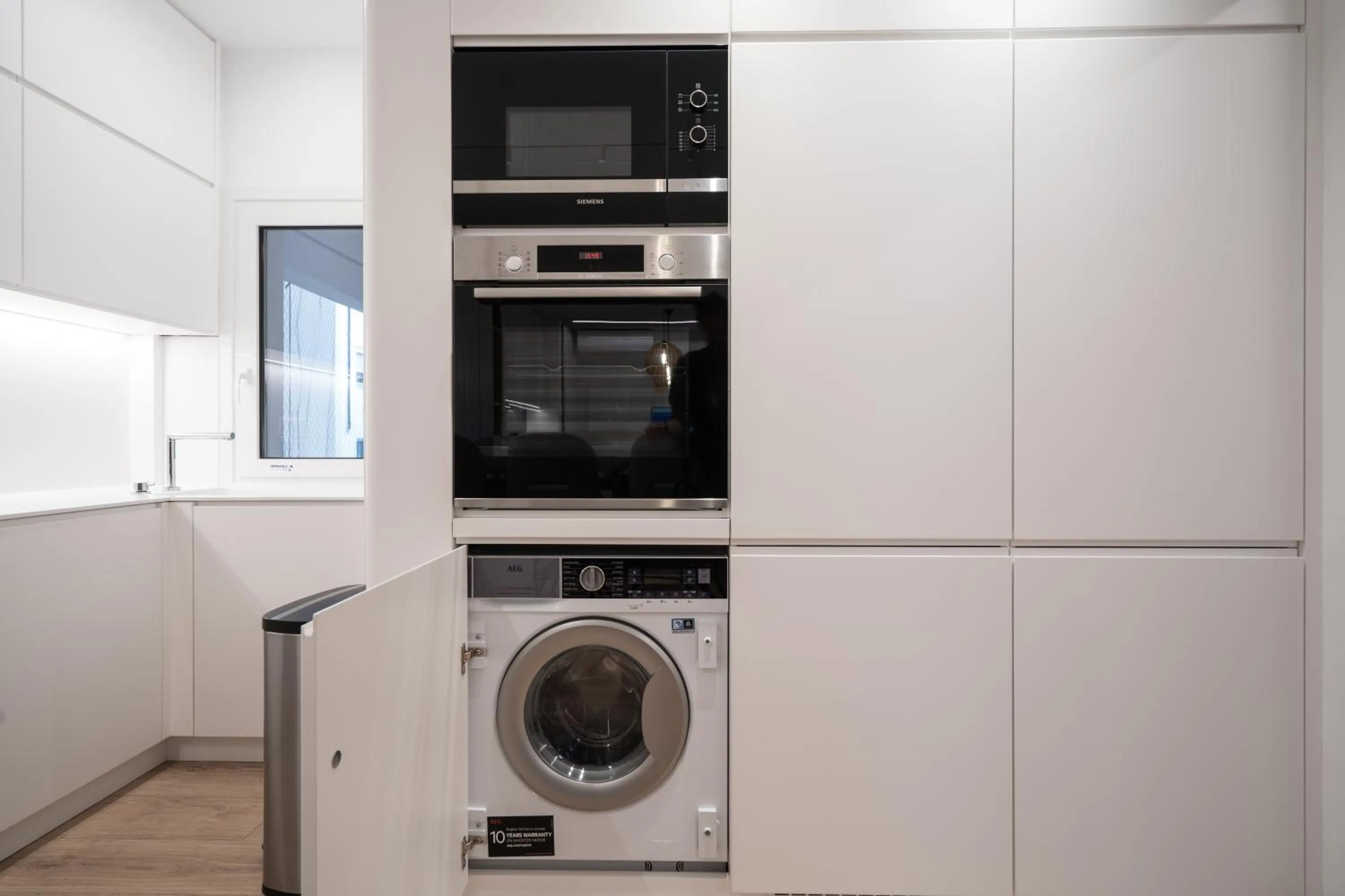 washing machine in Kolonaki Upscale 4 bedroom Luxury Apartment
