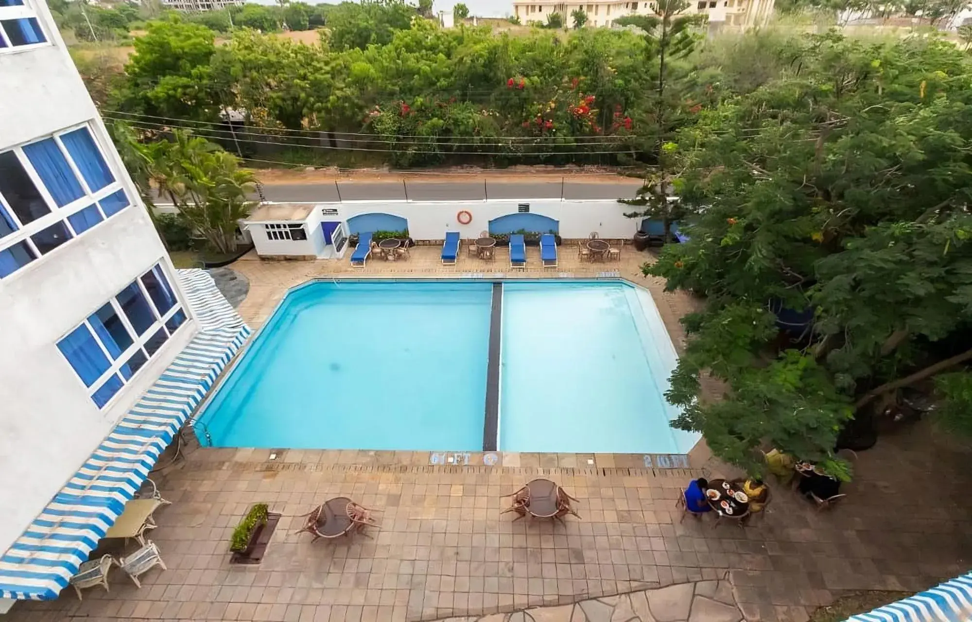 Ocean Blue Retreat-3 minute walk to Nyali Center and 3 minute walk to the Beach Ocean Blue Retreat-3 minute walk to Nyali Center and 3 minute walk to the Beach