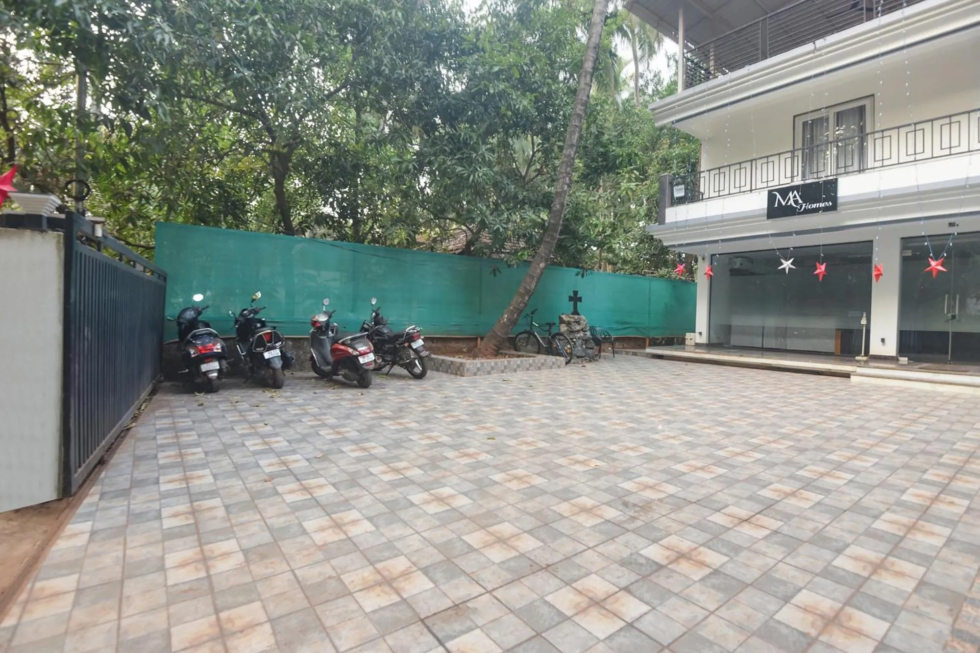 Parking in Via MA Homes - Nr Morjim Beach