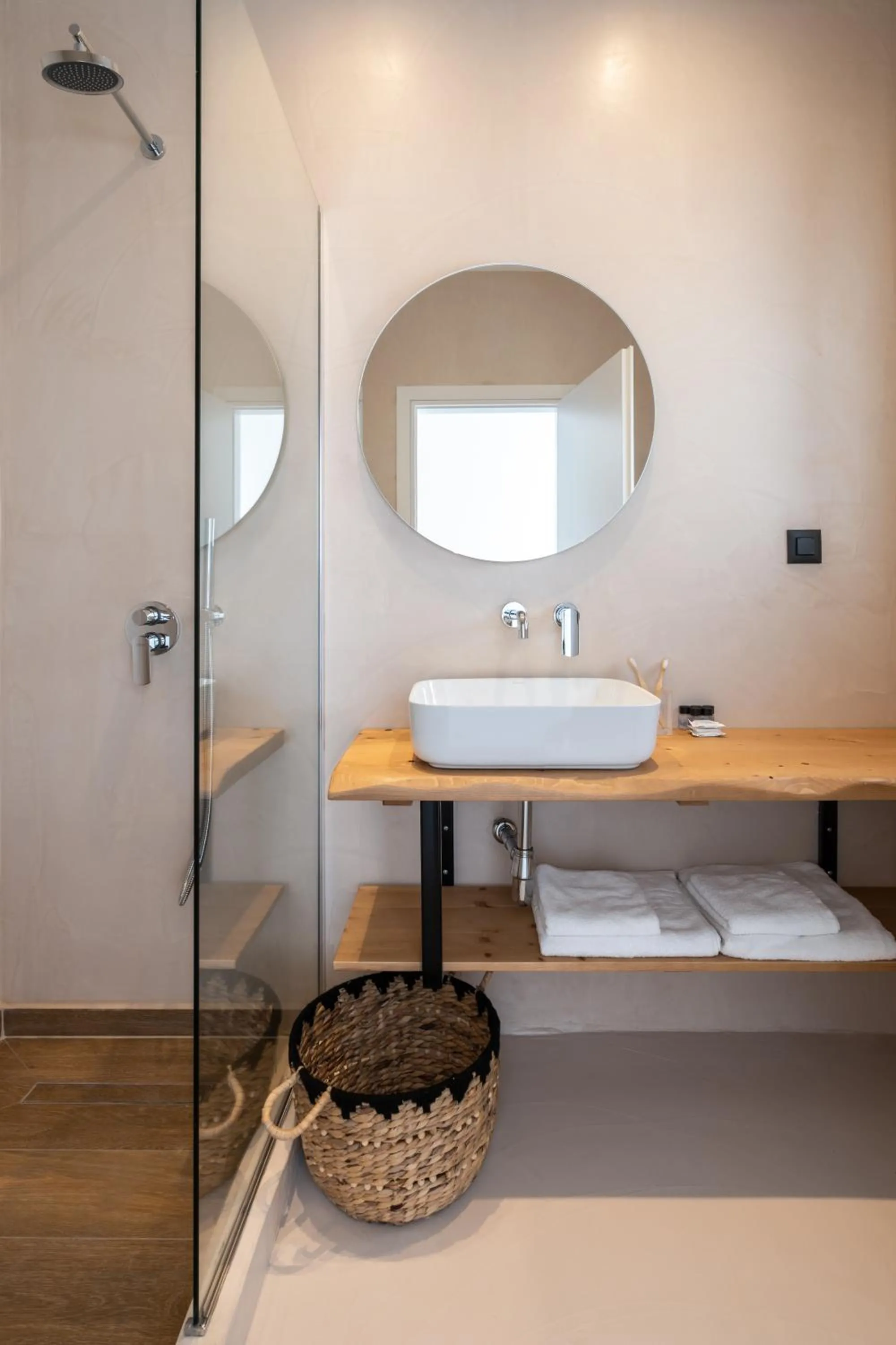 Bathroom in Eden Kythira