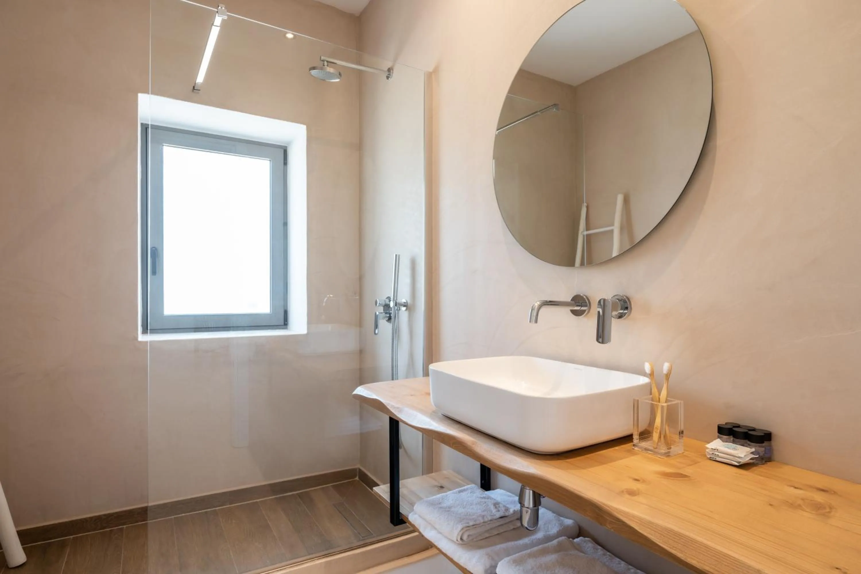 Bathroom in Eden Kythira