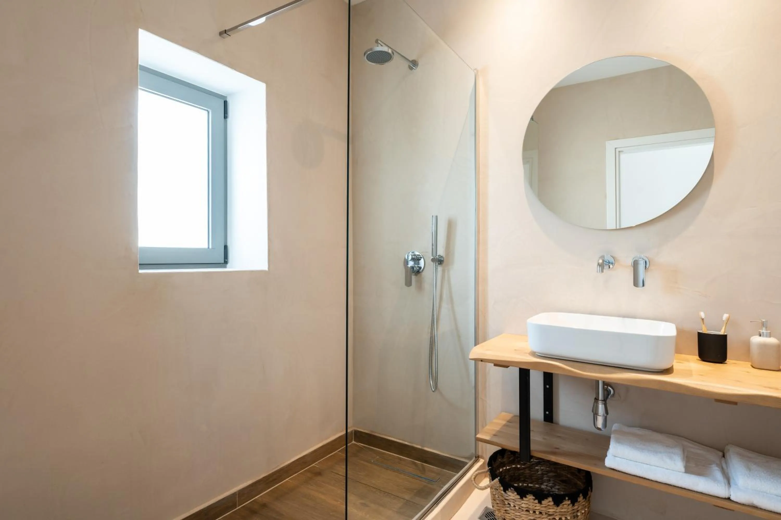 Toilet in Eden Kythira