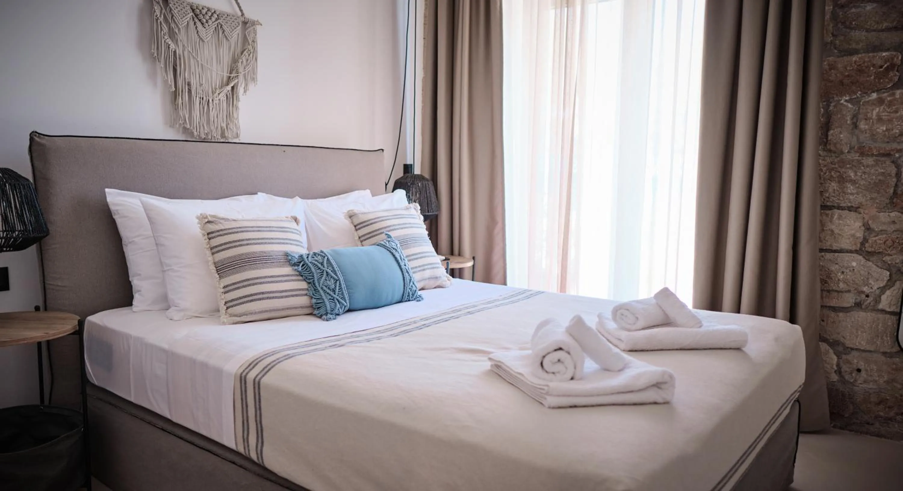 Bedroom, Bed in Eden Kythira