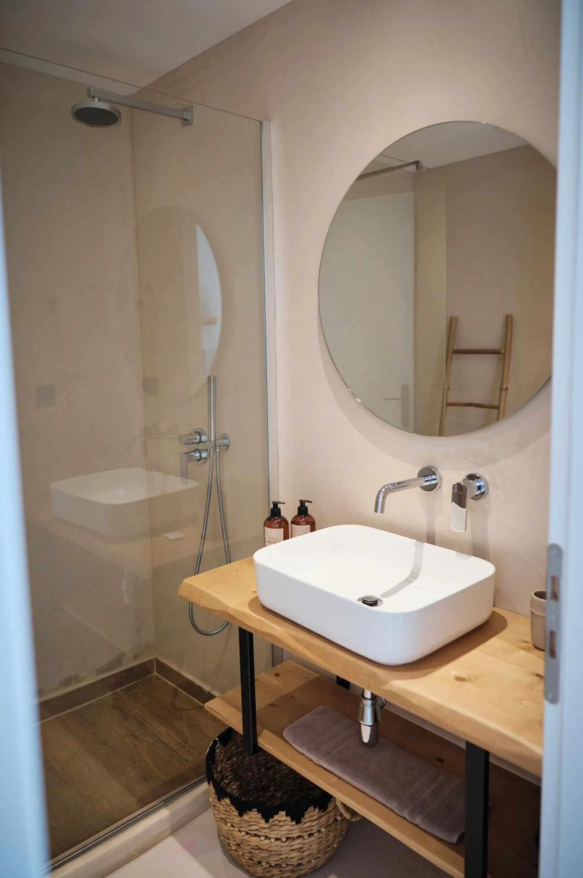 Bathroom in Eden Kythira