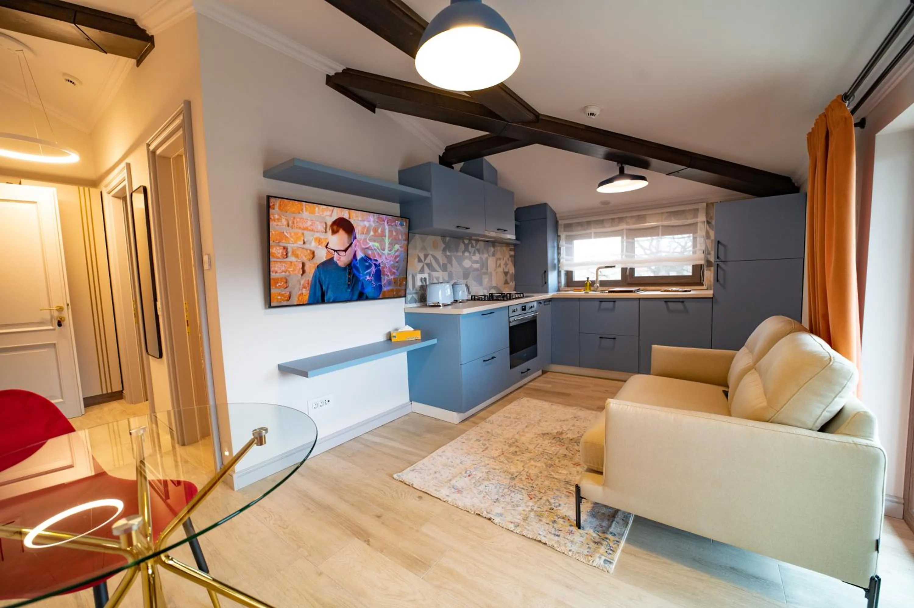 TV and multimedia in First Apartments