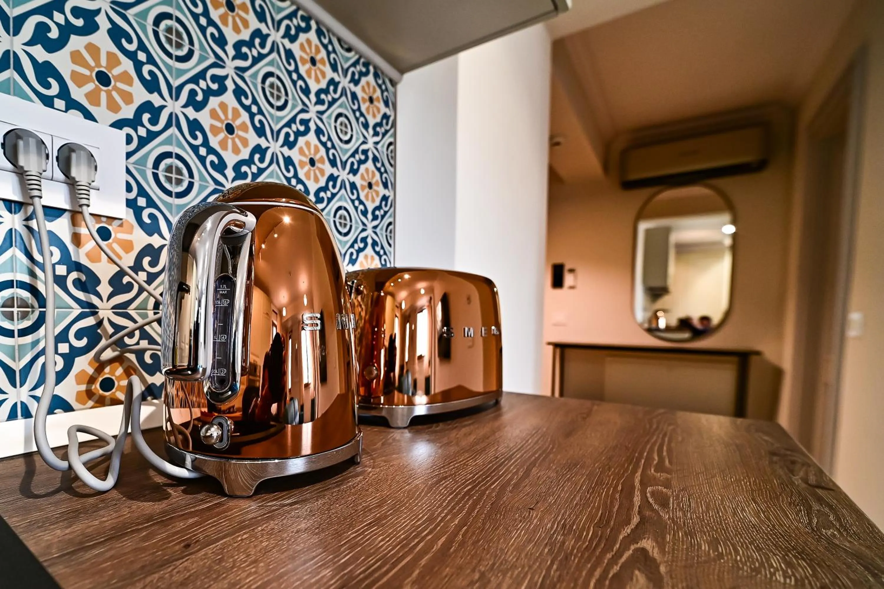 Coffee/tea facilities in First Apartments