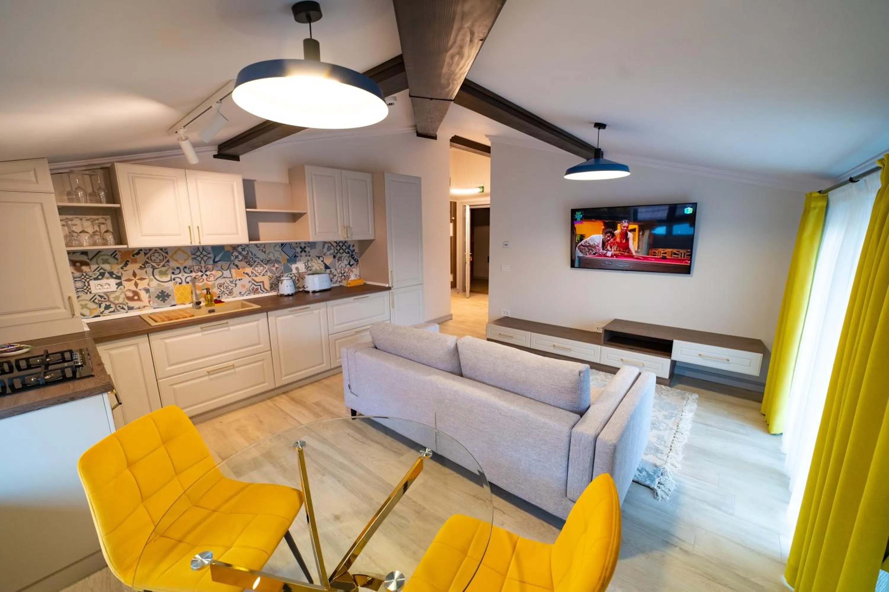 TV and multimedia in First Apartments