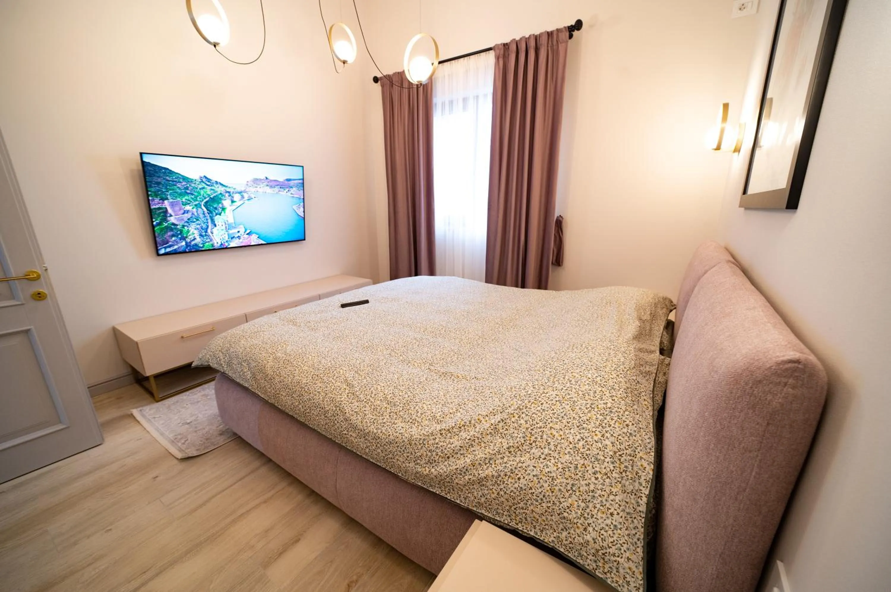 Bedroom, Bed in First Apartments