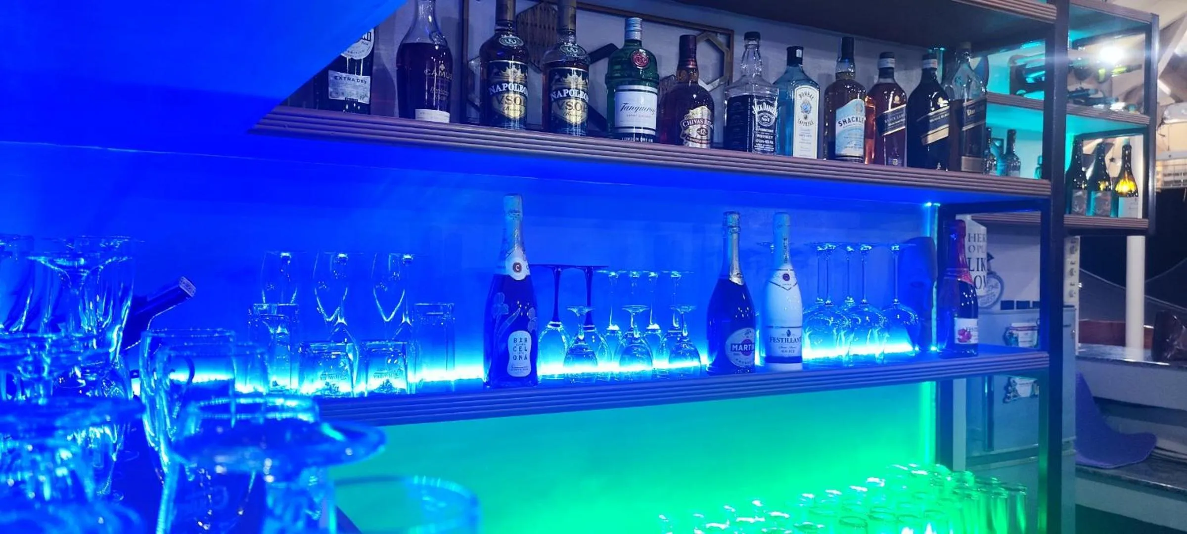 Restaurant/places to eat in Denika's Suites