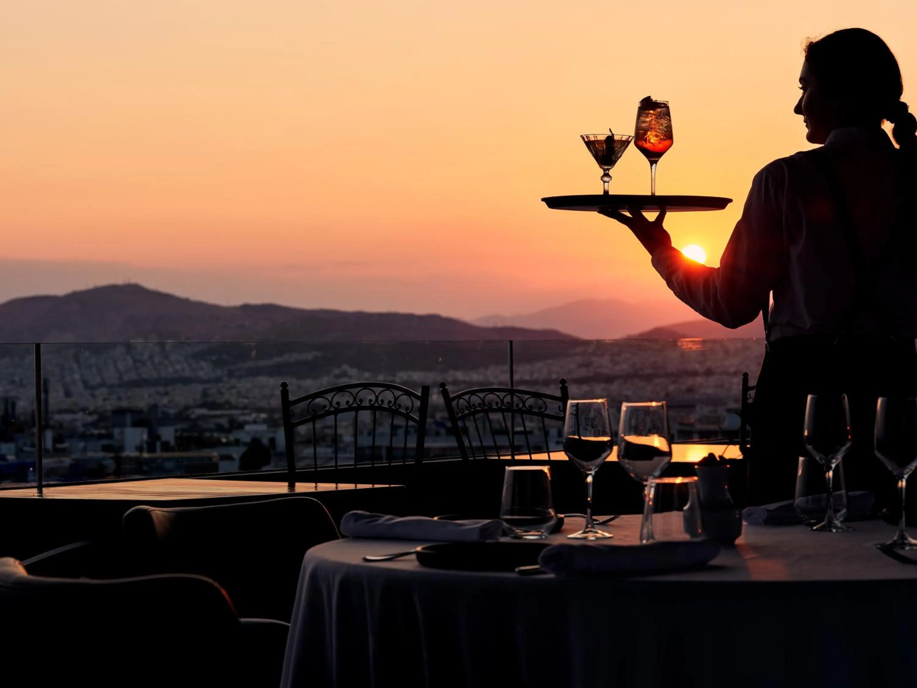 Restaurant/places to eat in Titania Hotel