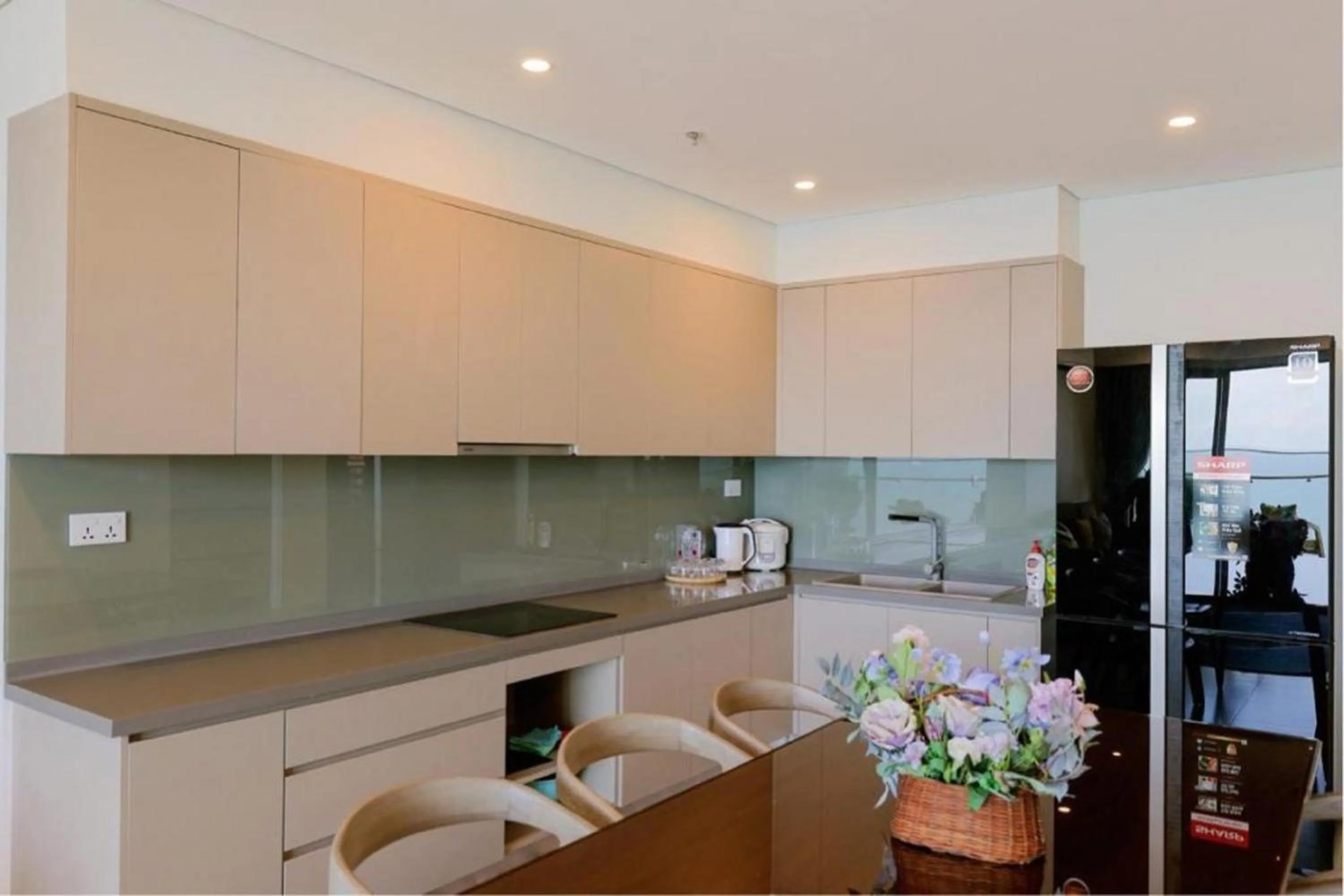 Kitchen or kitchenette in MeoMeo Homestay - The Sóng Apartment