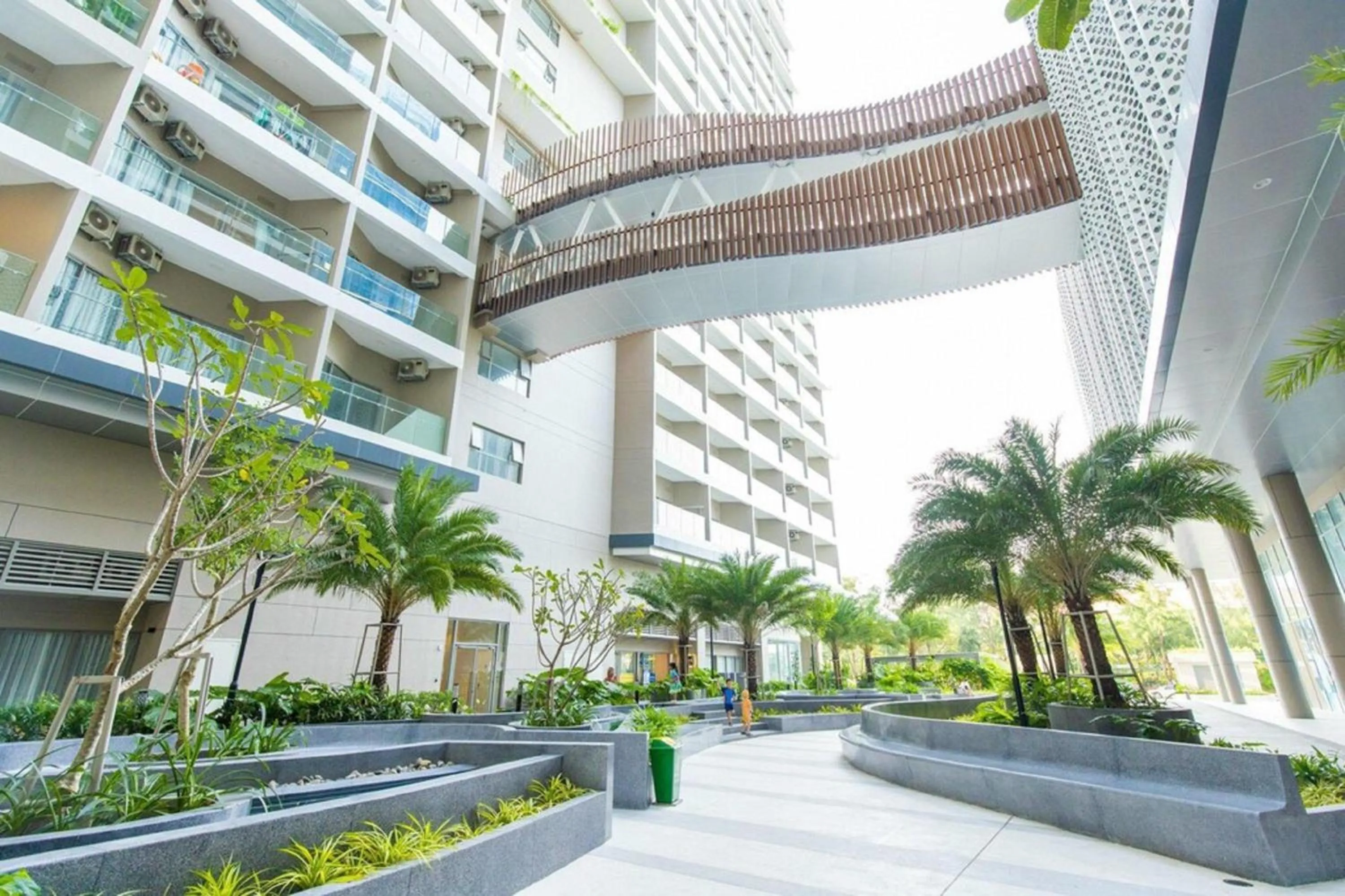 Property building in MeoMeo Homestay - The Sóng Apartment