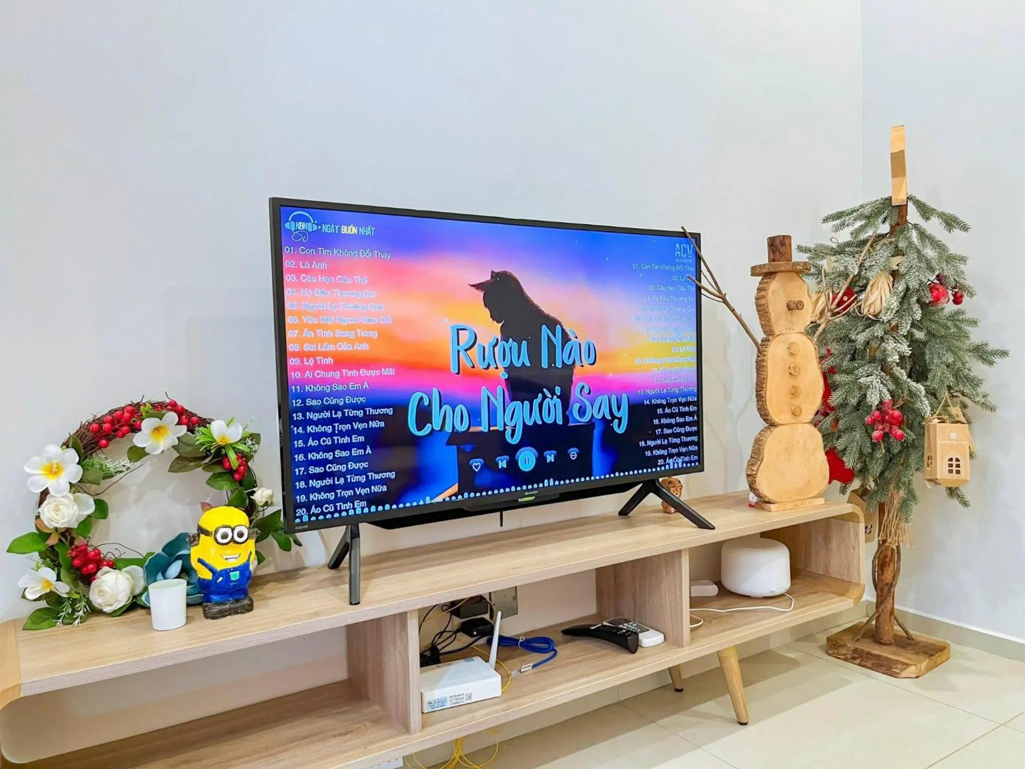 TV and multimedia in MeoMeo Homestay - The Sóng Apartment