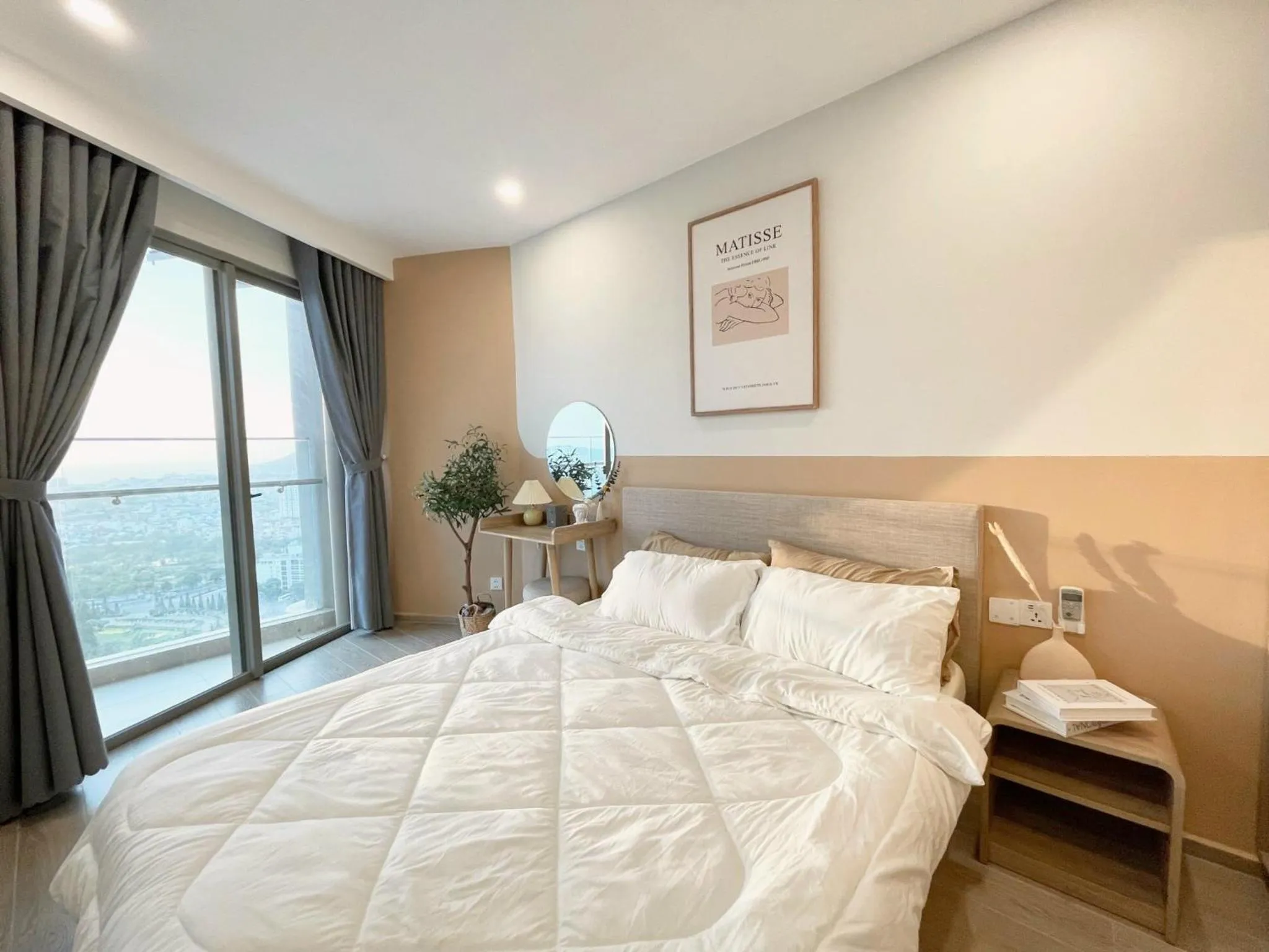 Living room, Bed in MeoMeo Homestay - The Sóng Apartment