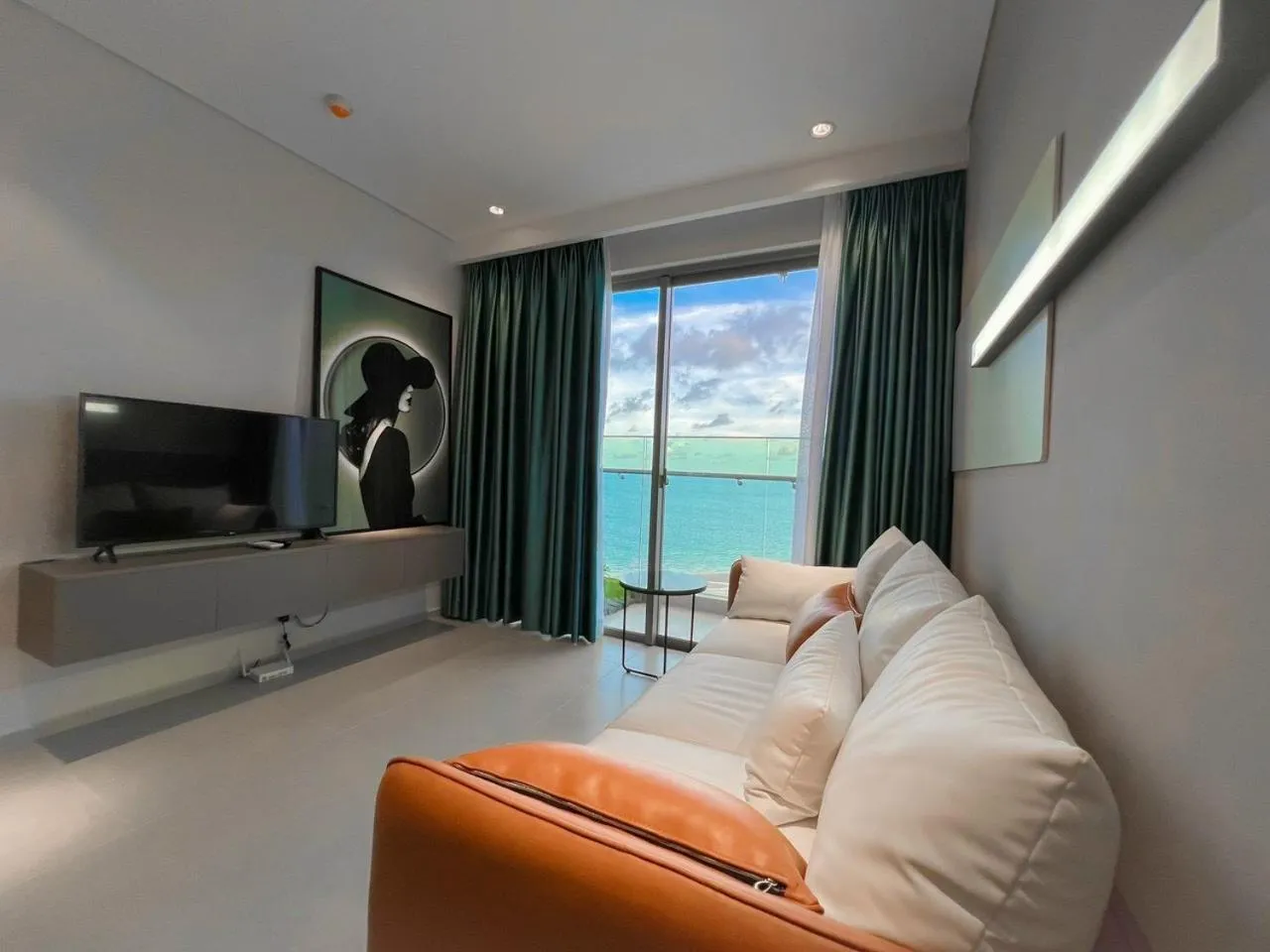 Communal lounge/ TV room in MeoMeo Homestay - The Sóng Apartment