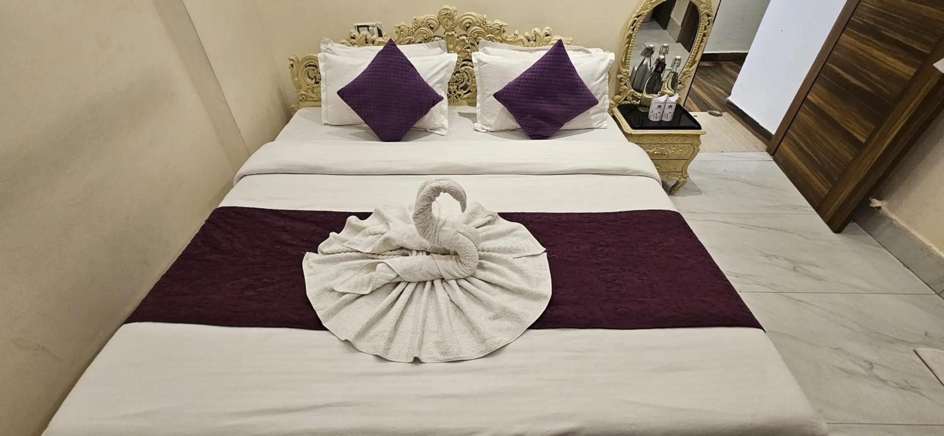 Bedroom, Bed in Perfectstayz Premium at Harkipauri Road - Ganga view rooftop cafe