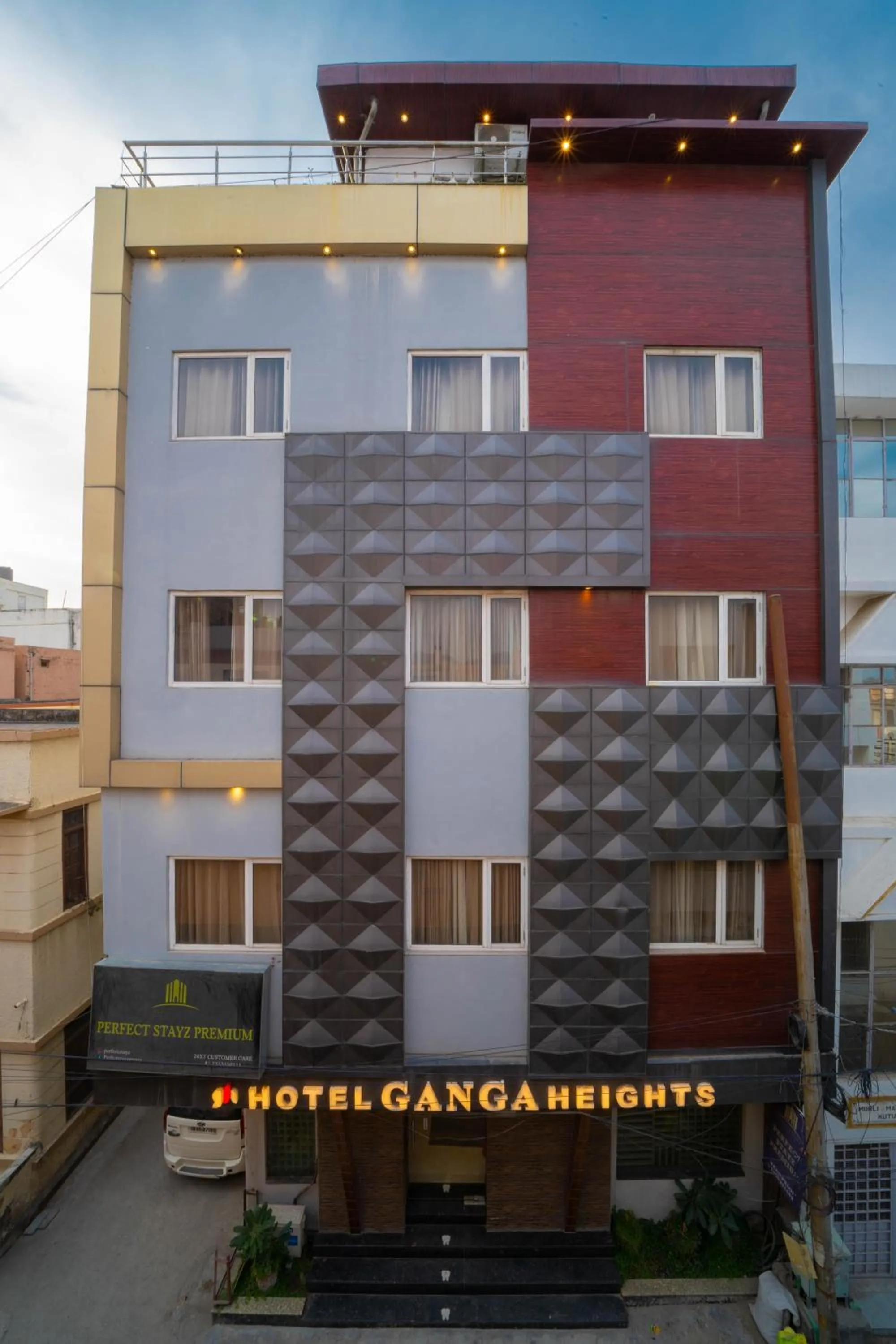 Property building in Perfectstayz Premium at Harkipauri Road - Ganga view rooftop cafe