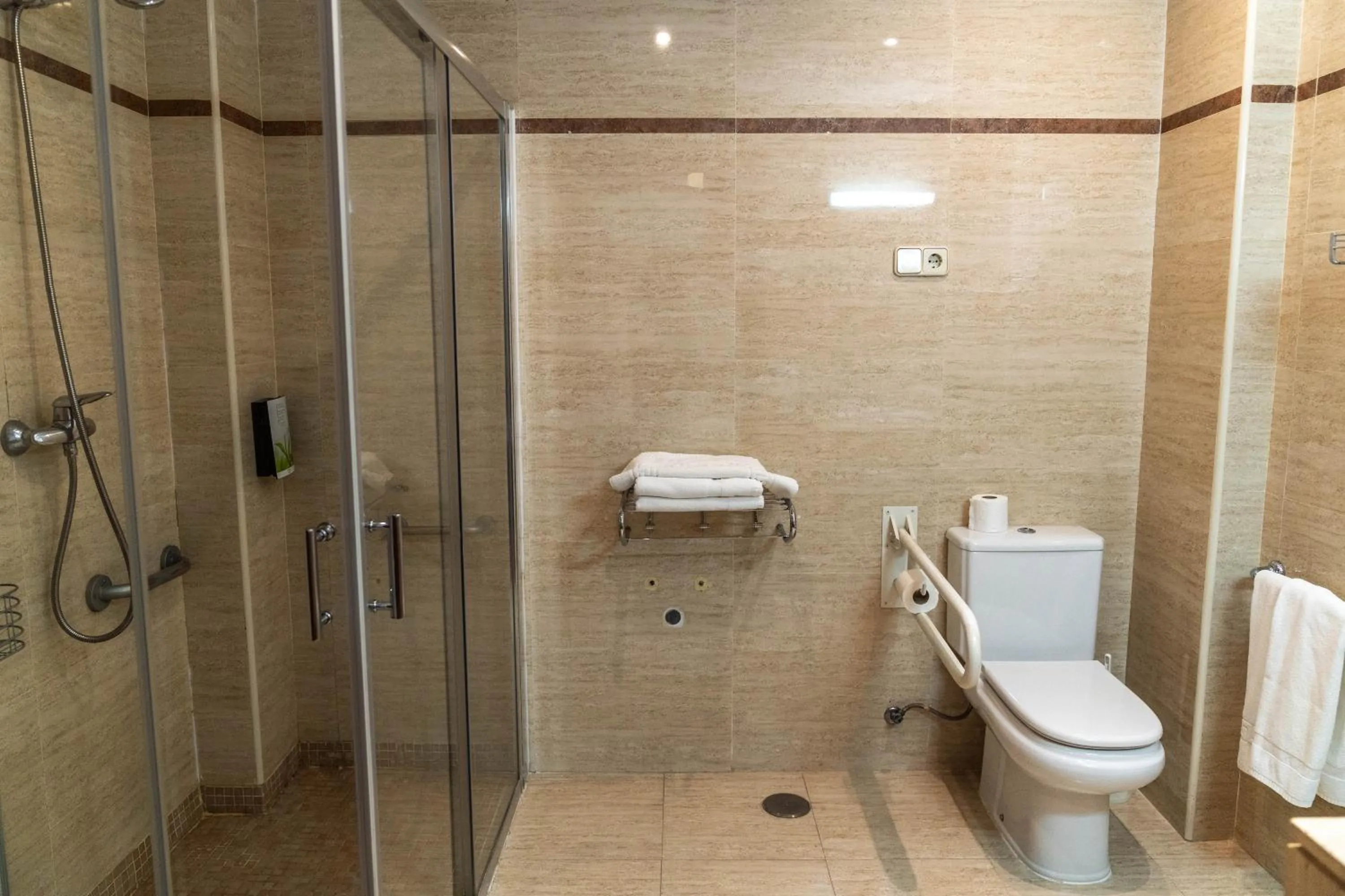 Bathroom in Hotel Granada Centro