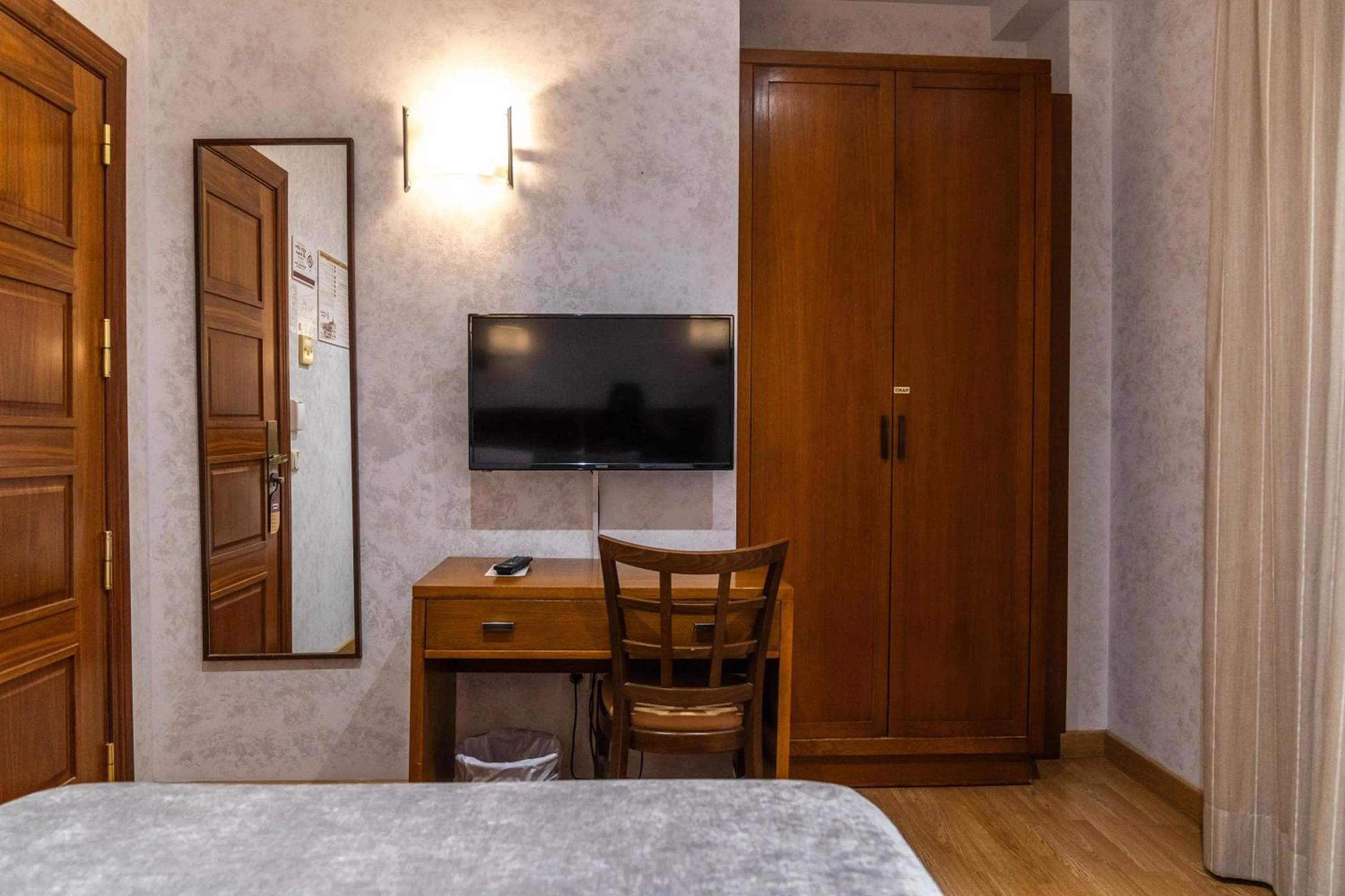 Photo of the whole room, Bed in Hotel Granada Centro