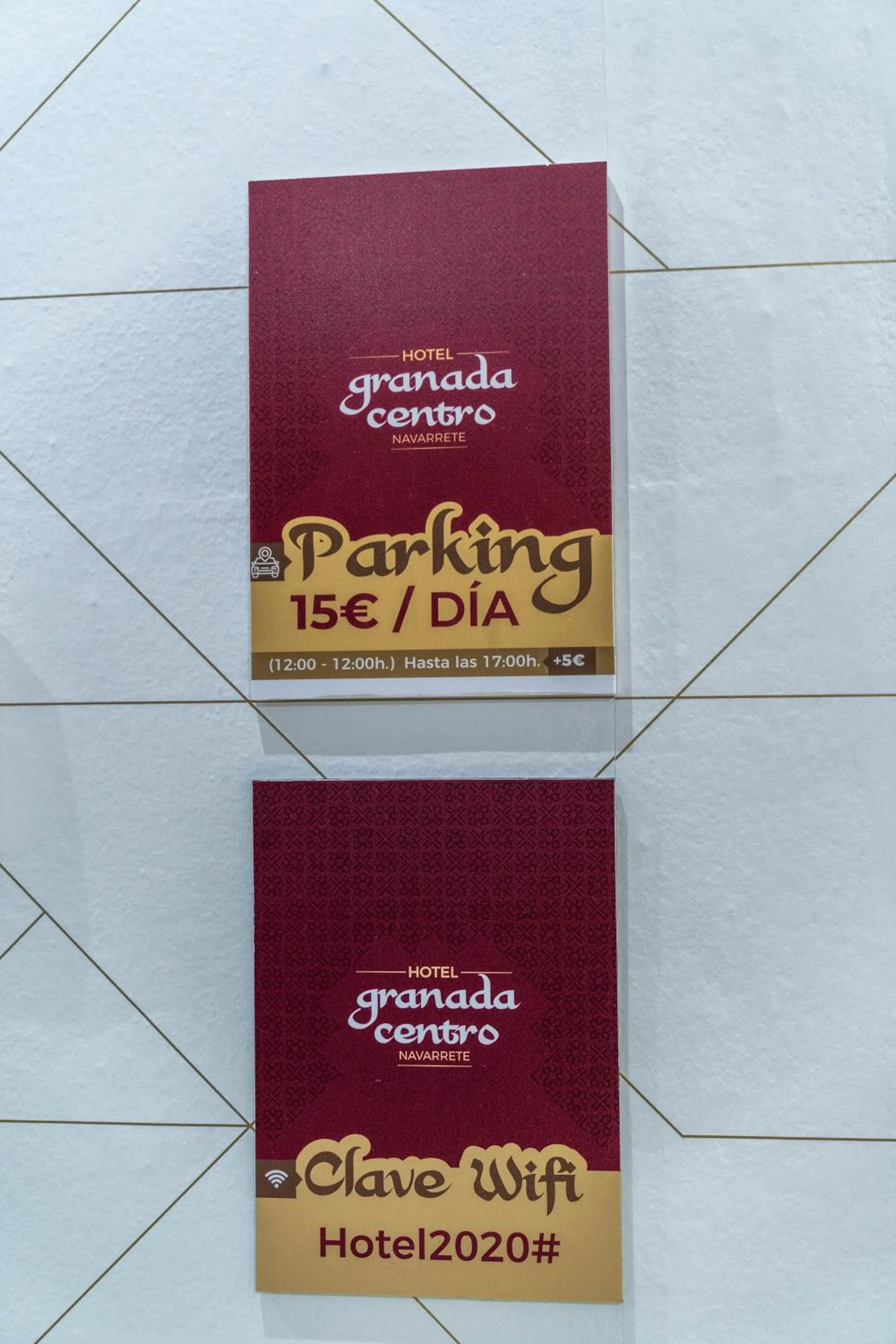 Logo/Certificate/Sign in Hotel Granada Centro