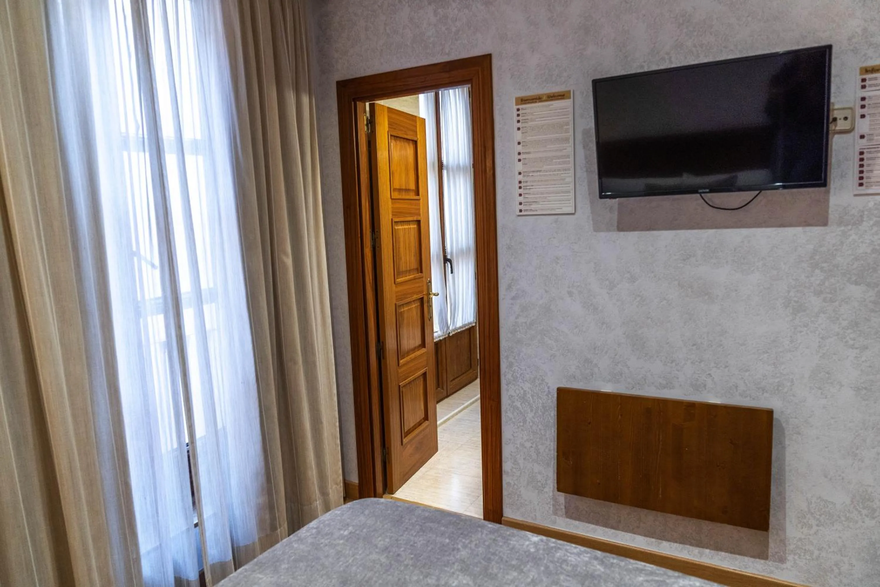 TV and multimedia, Bed in Hotel Granada Centro