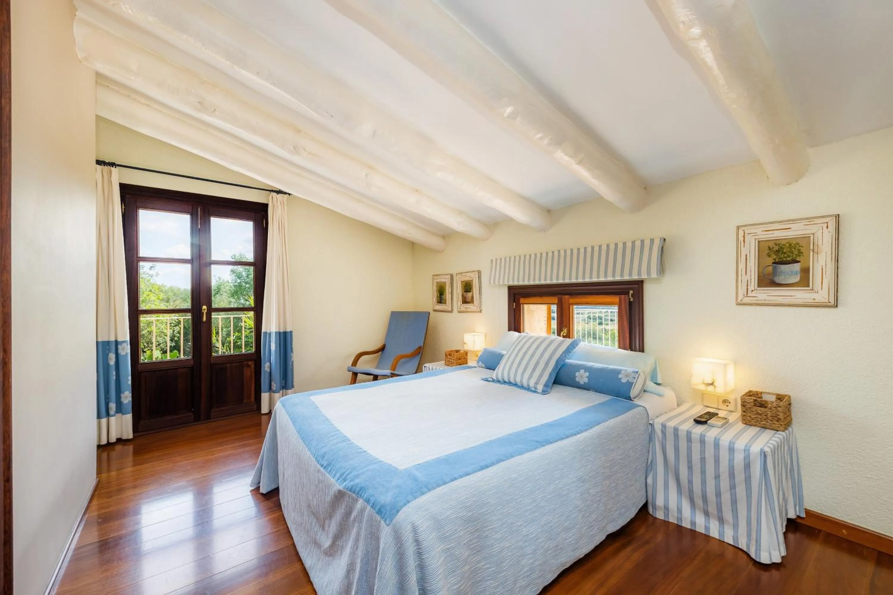 Property building, Bed in Ses Nines