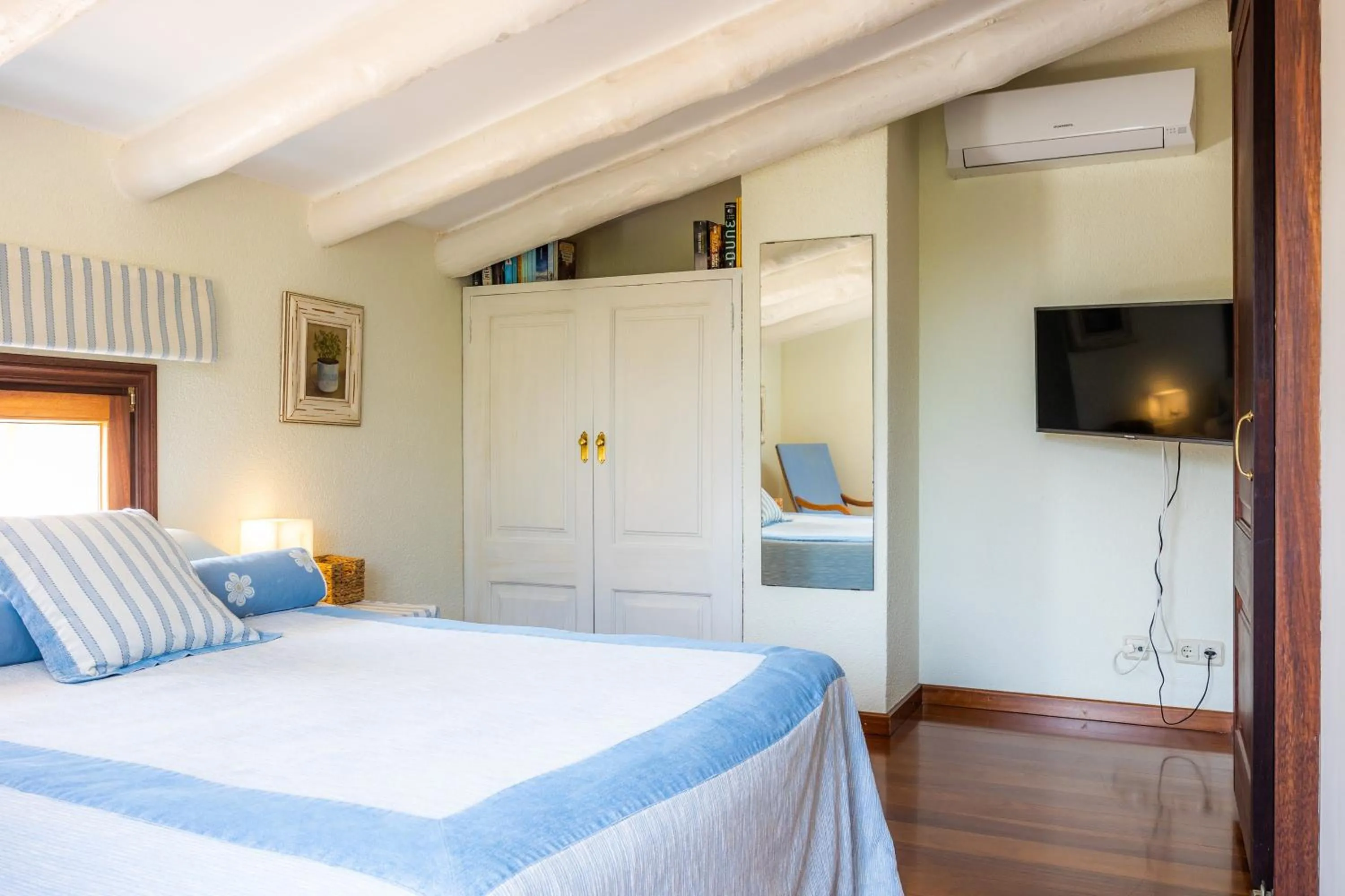 Property building, Bed in Ses Nines