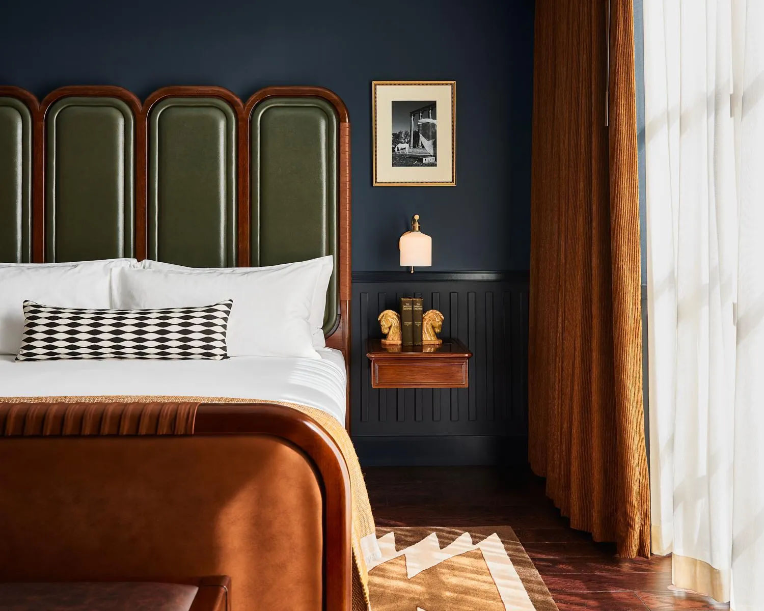 Bed in The Manchester Hotel