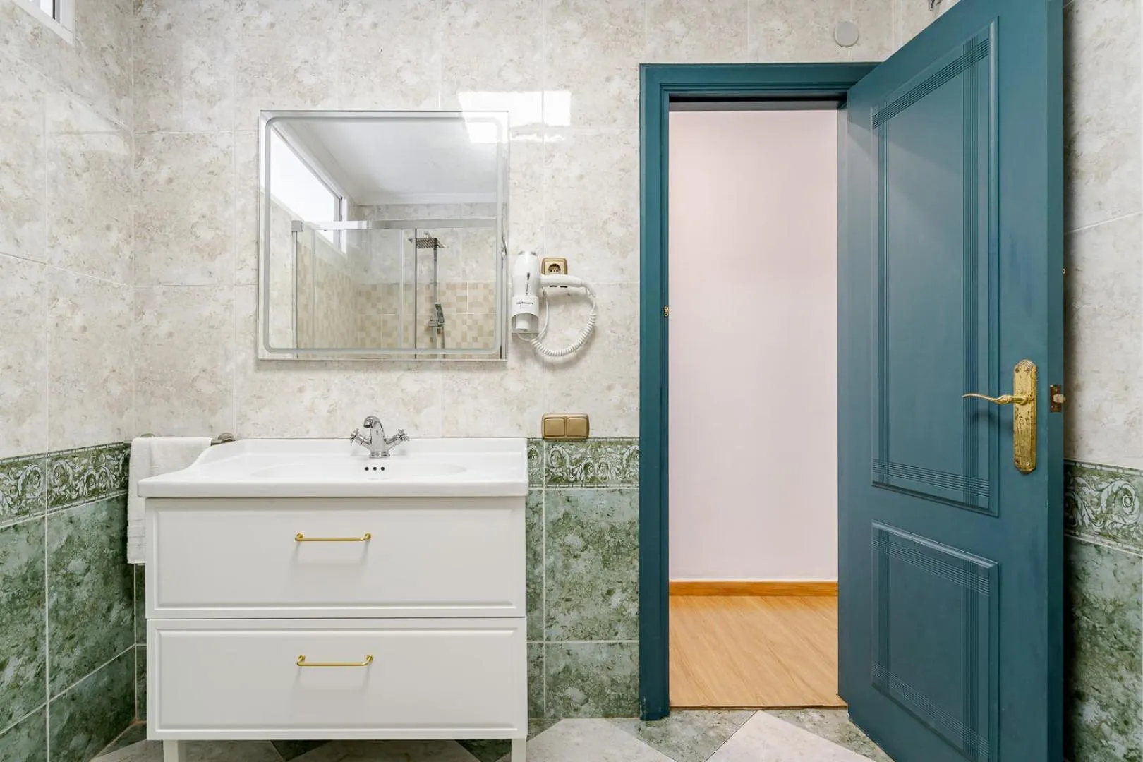 Bathroom in Hotel Agur